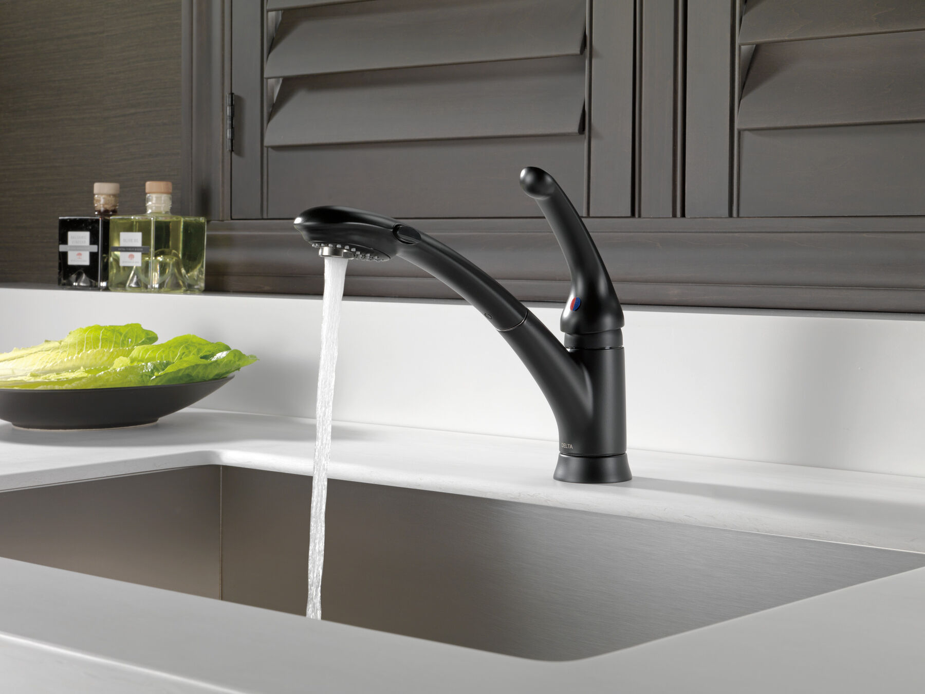 Single Handle Pull-Out Kitchen Faucet