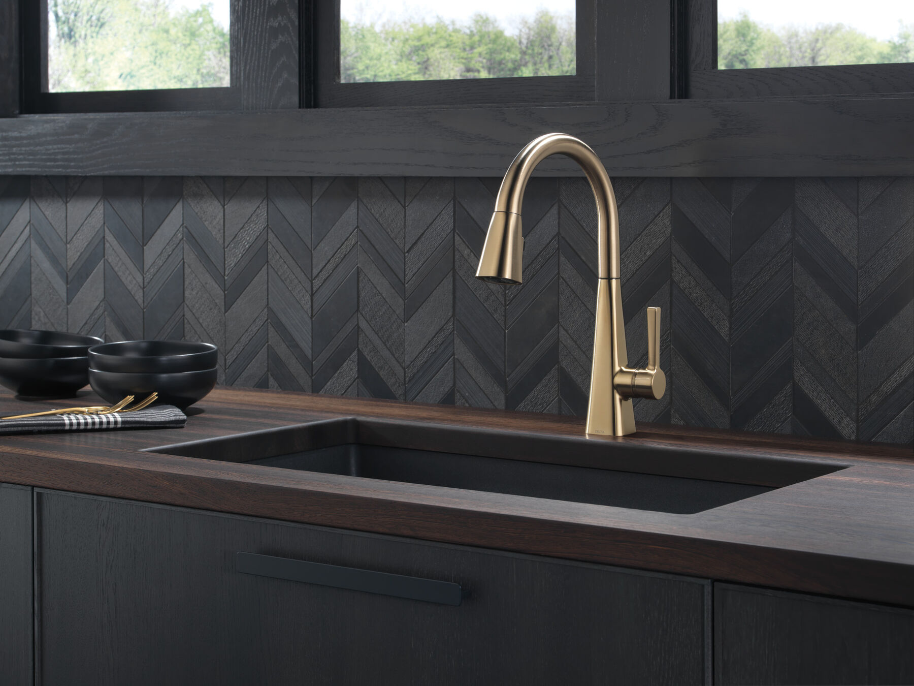 Single-Handle Pull-Down Kitchen Faucet