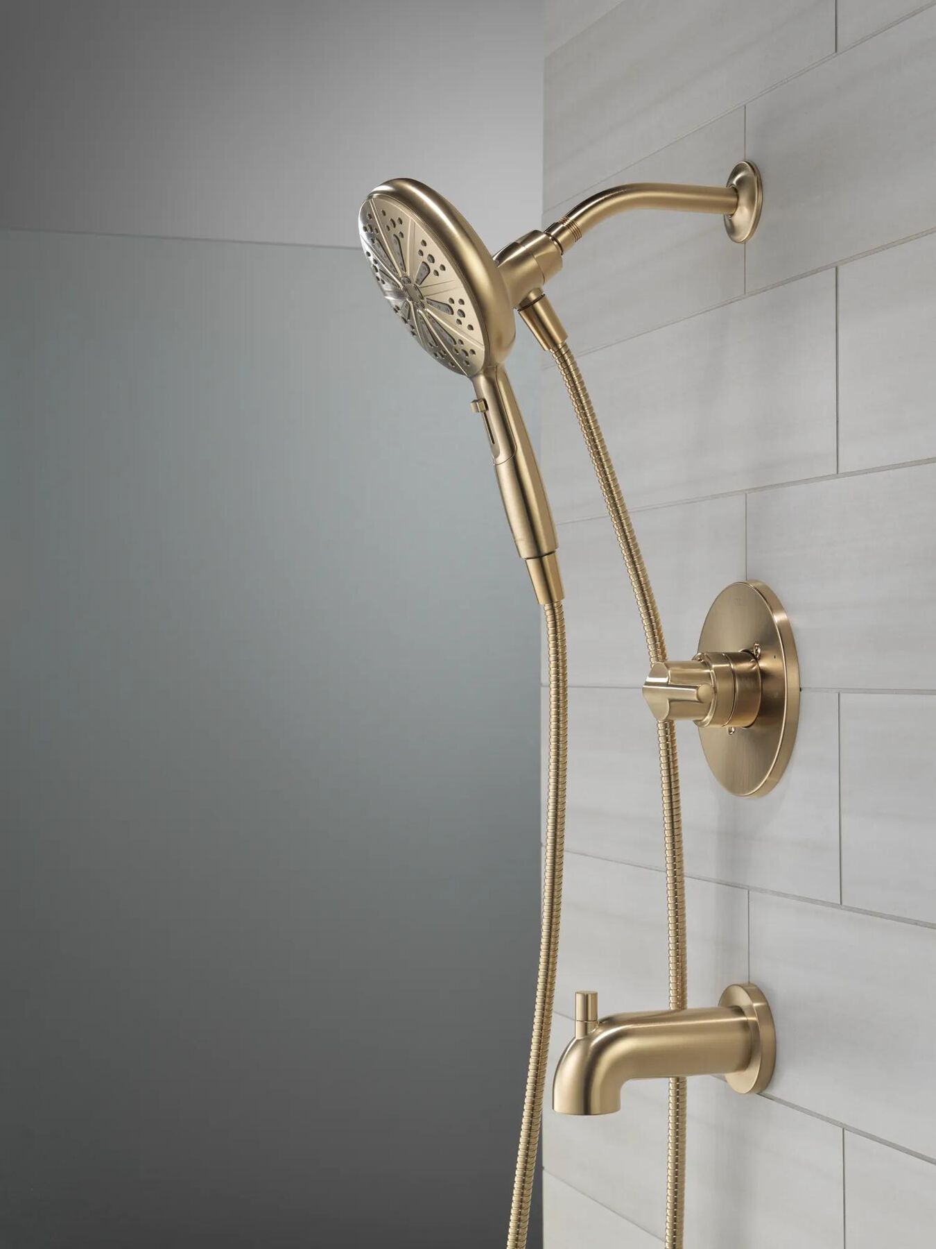 Monitor&reg; 14 Series Tub and Shower with SureDock&reg; Hand Shower