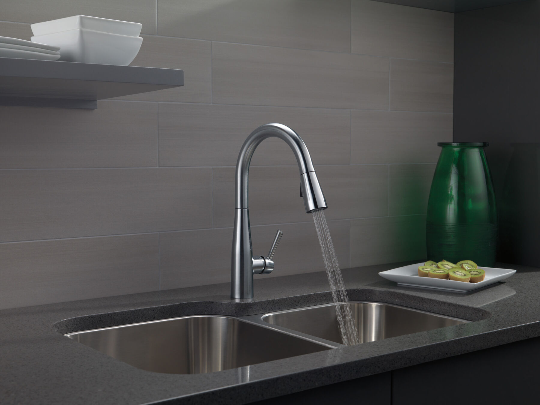Single Handle Pull-Down Kitchen Faucet