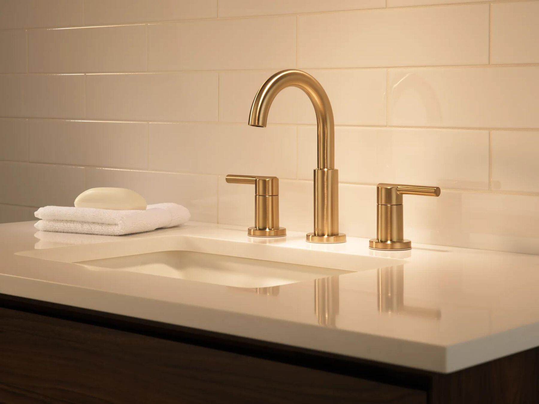 Two Handle Widespread Bathroom Faucet