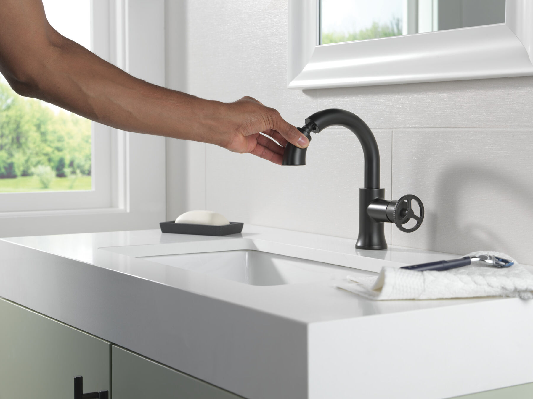 Single Handle Pull Down Bathroom Faucet (Recertified)
