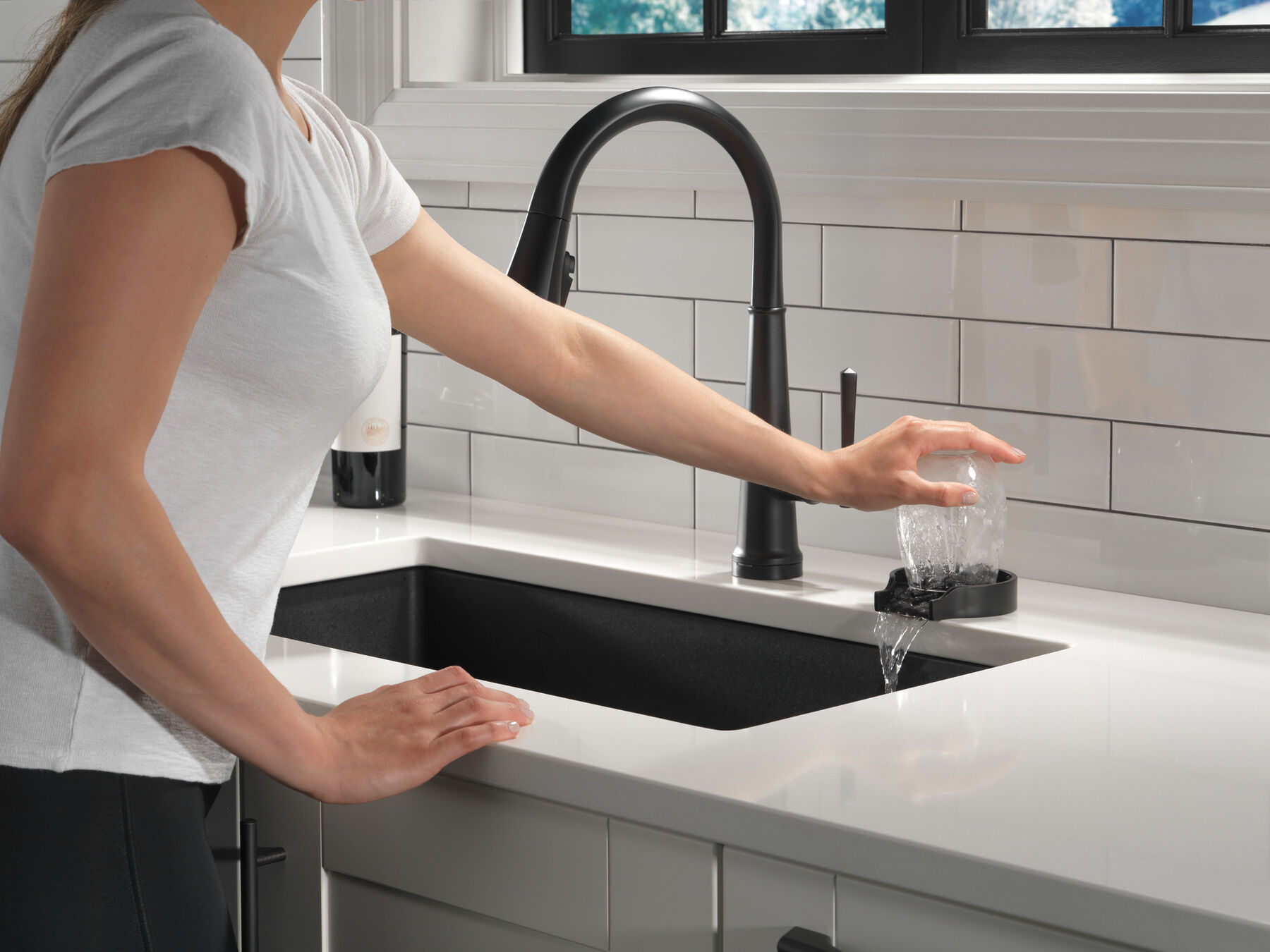 Single Handle Pull-Down Kitchen Faucet with Touch<sub>2</sub>O&reg; Technology