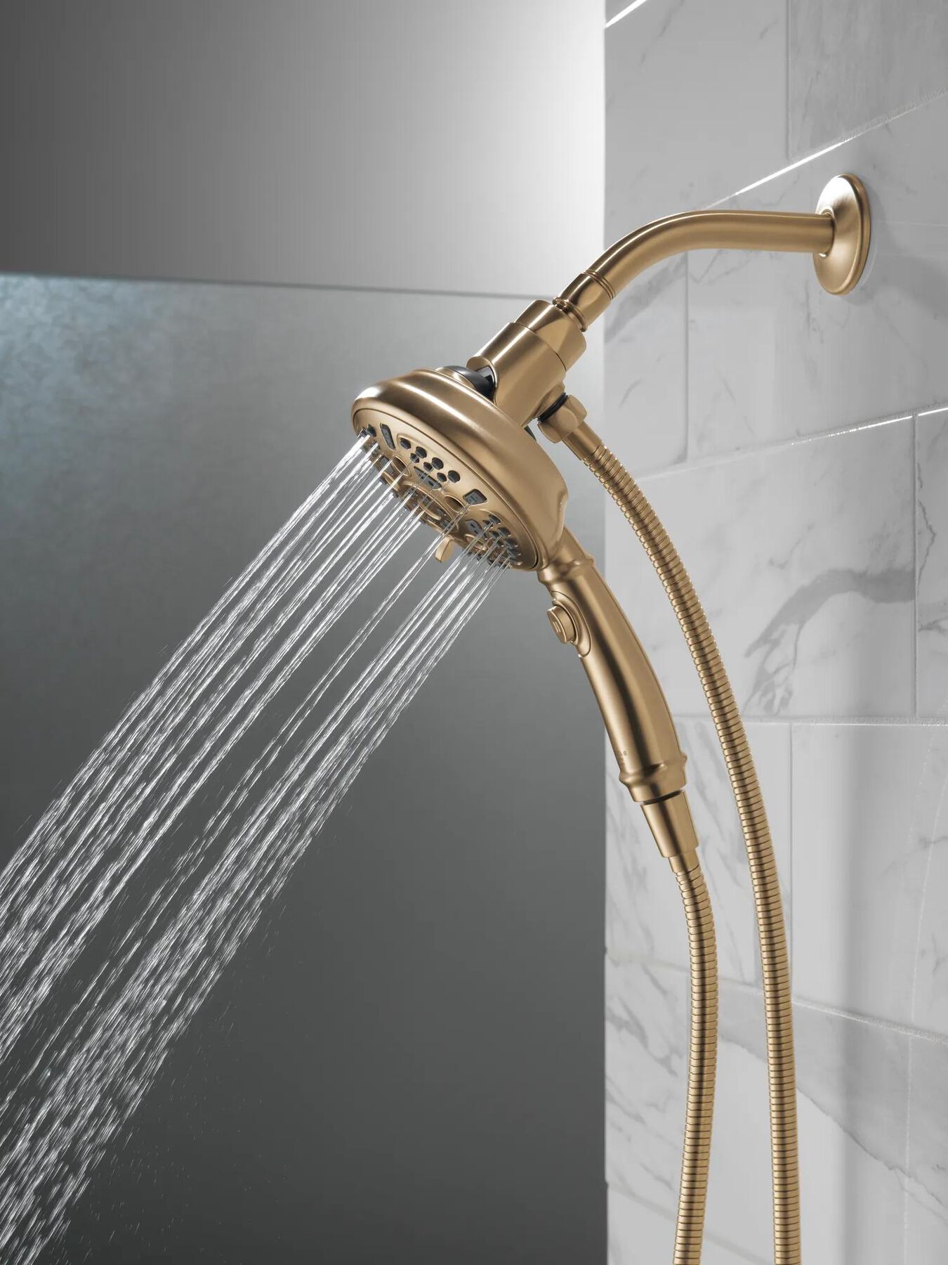 SureDock&trade; 7-Setting Hand Shower