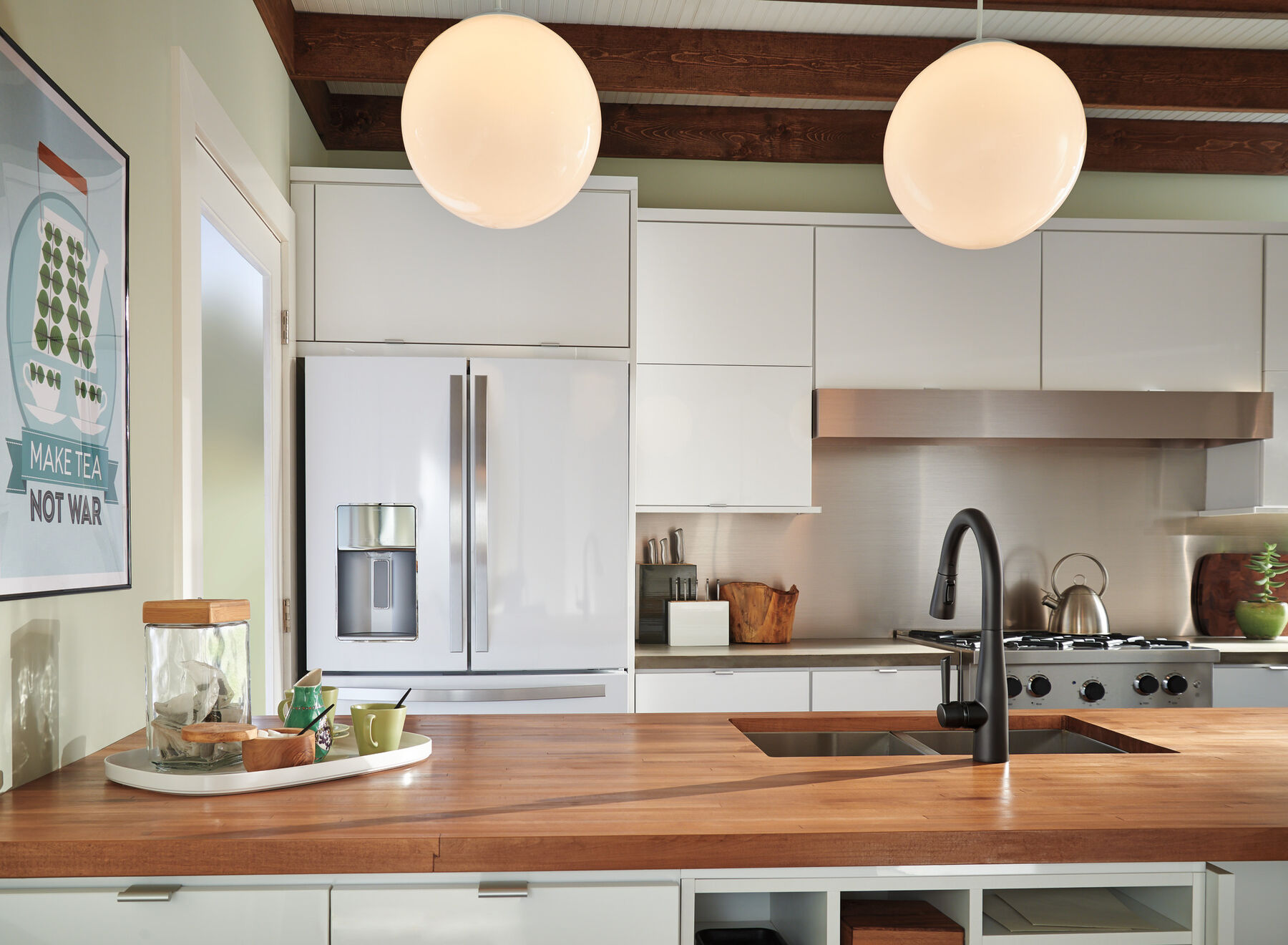 Single Handle Pull-Down Kitchen Faucet
