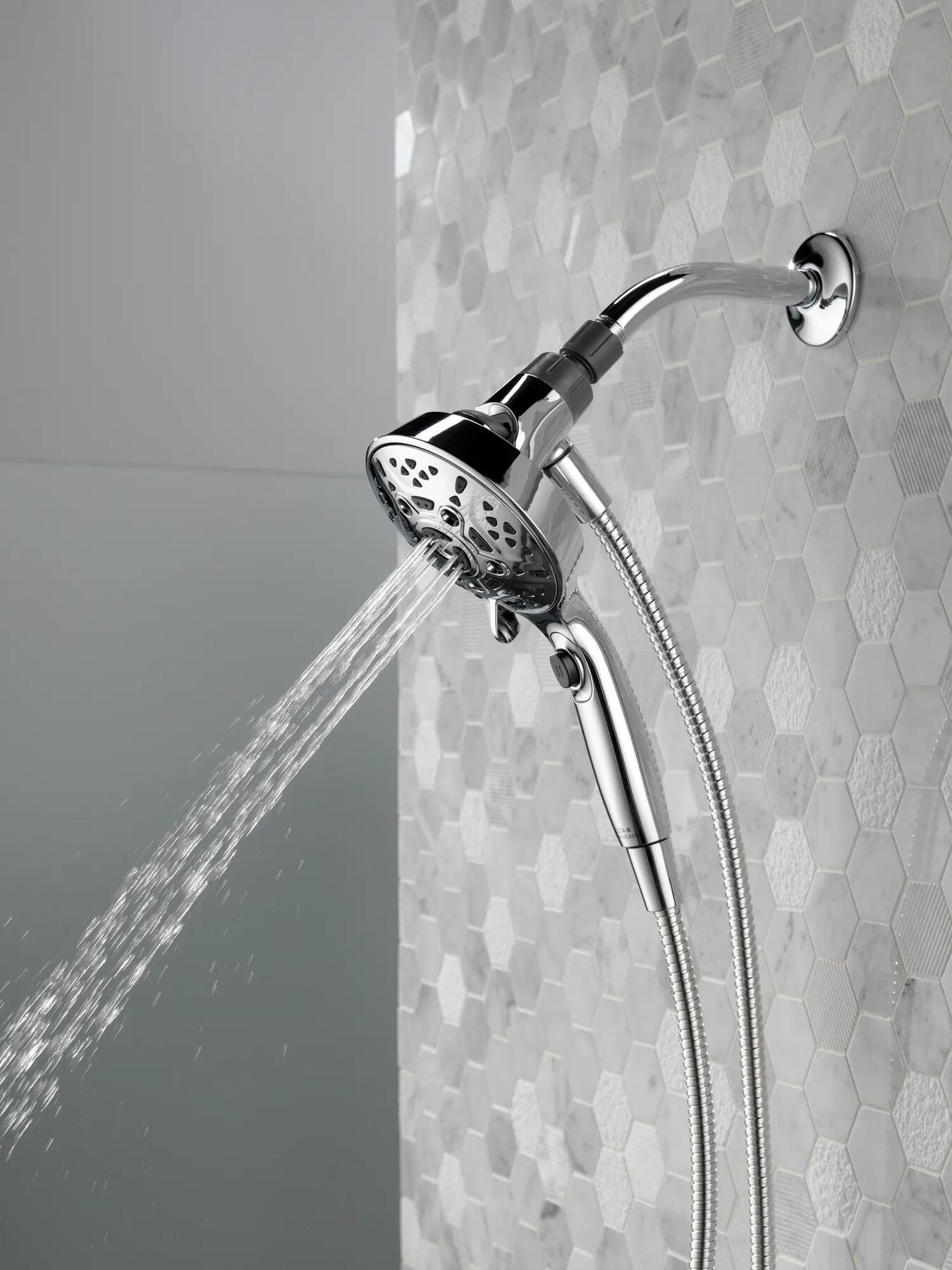 SureDock&trade; 7-Setting Hand Shower