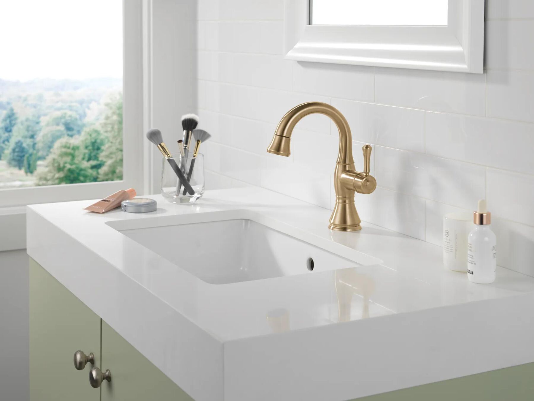 Single Handle Pull Down Bathroom Faucet