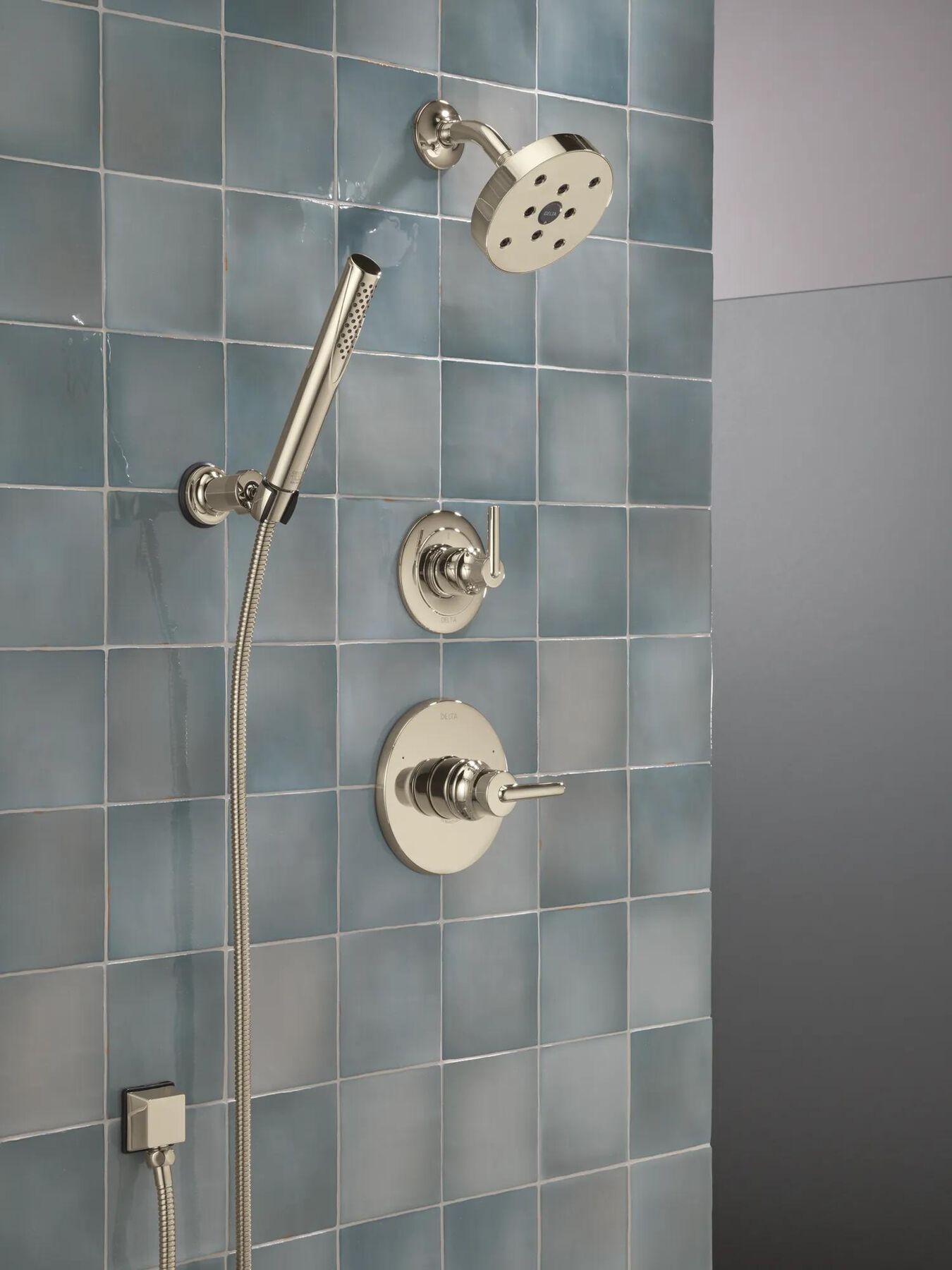 Monitor 14 Series Custom Shower Bundle