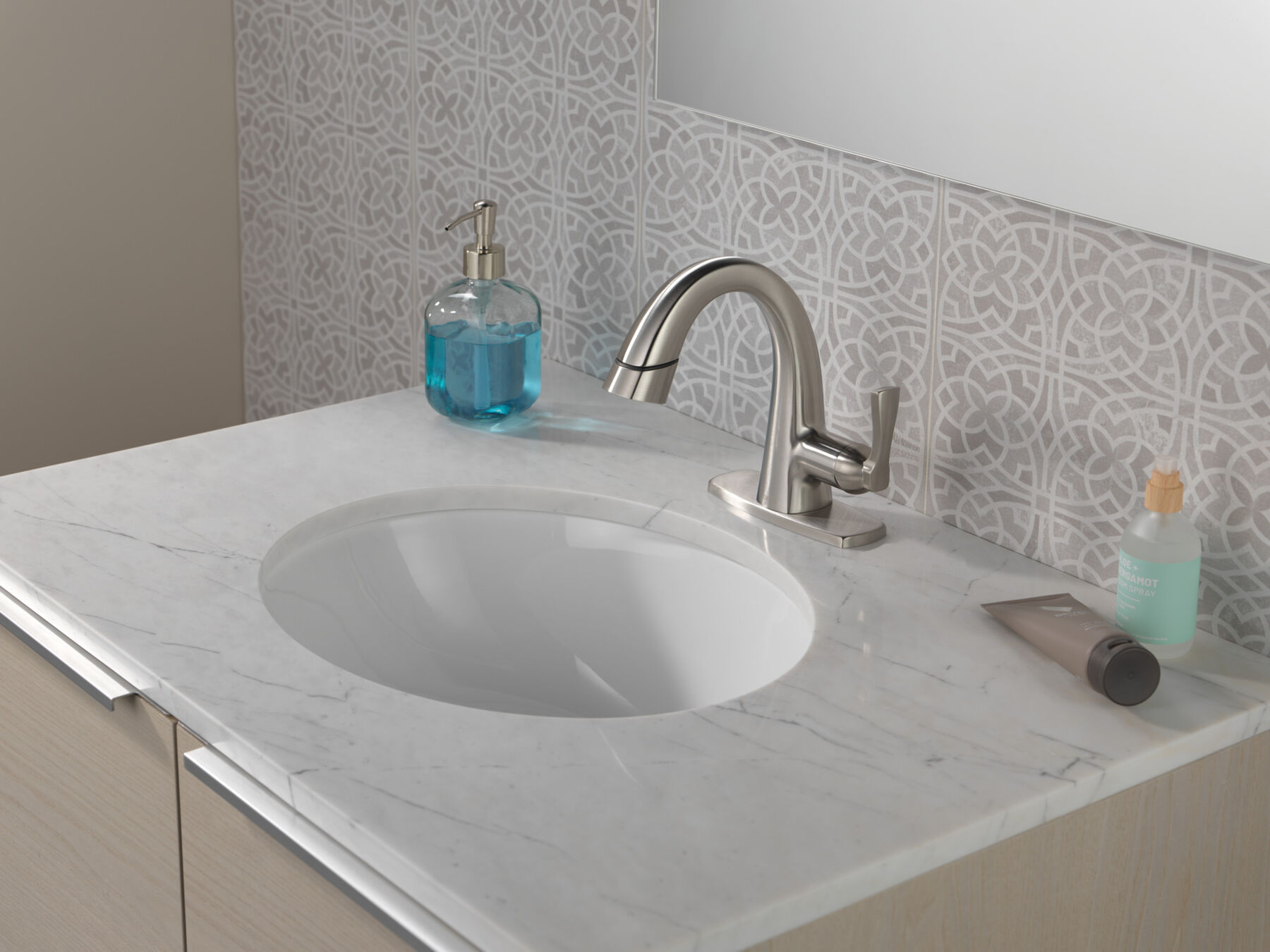 Single Handle Pull Down Bathroom Faucet
