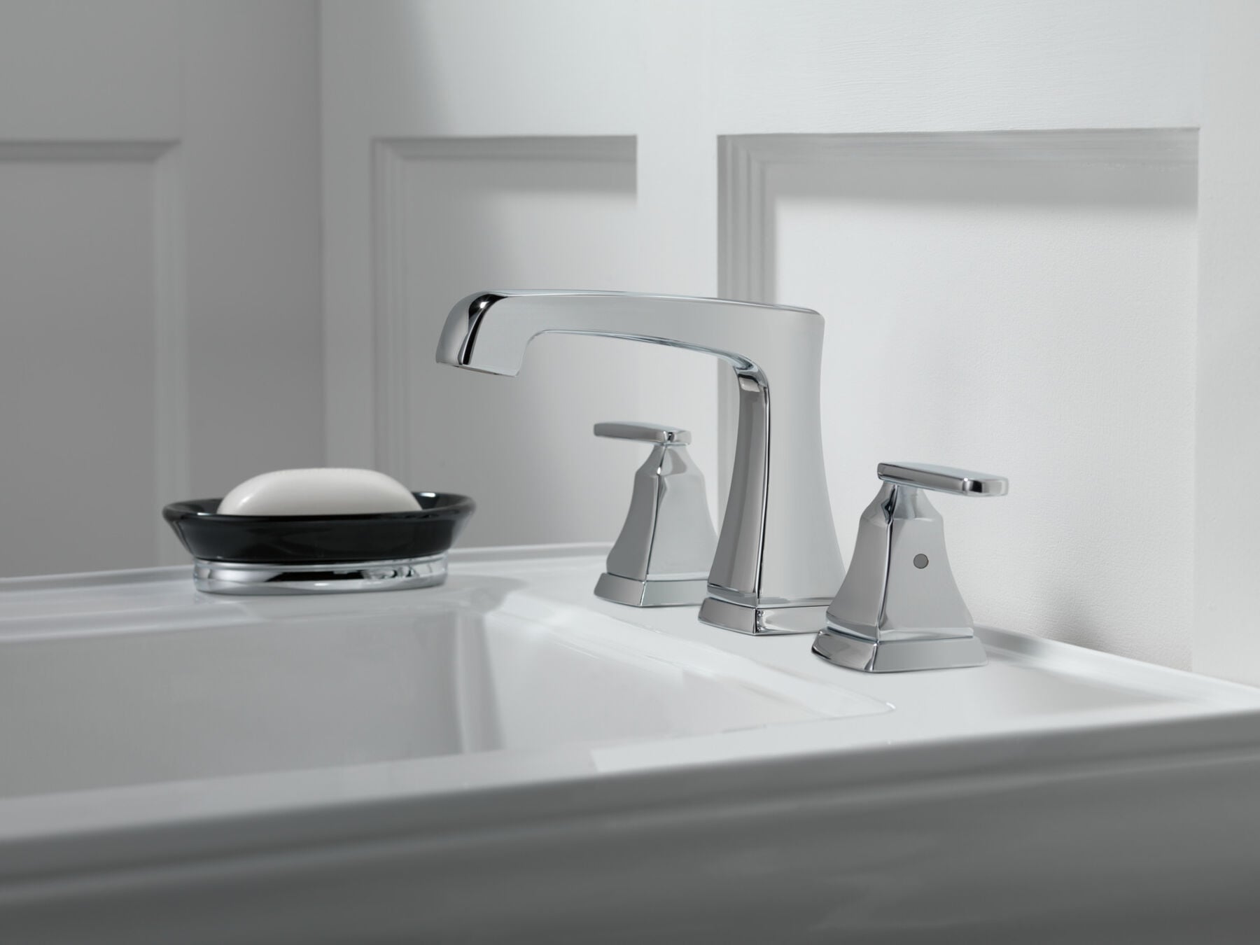 Two Handle Widespread Bathroom Faucet