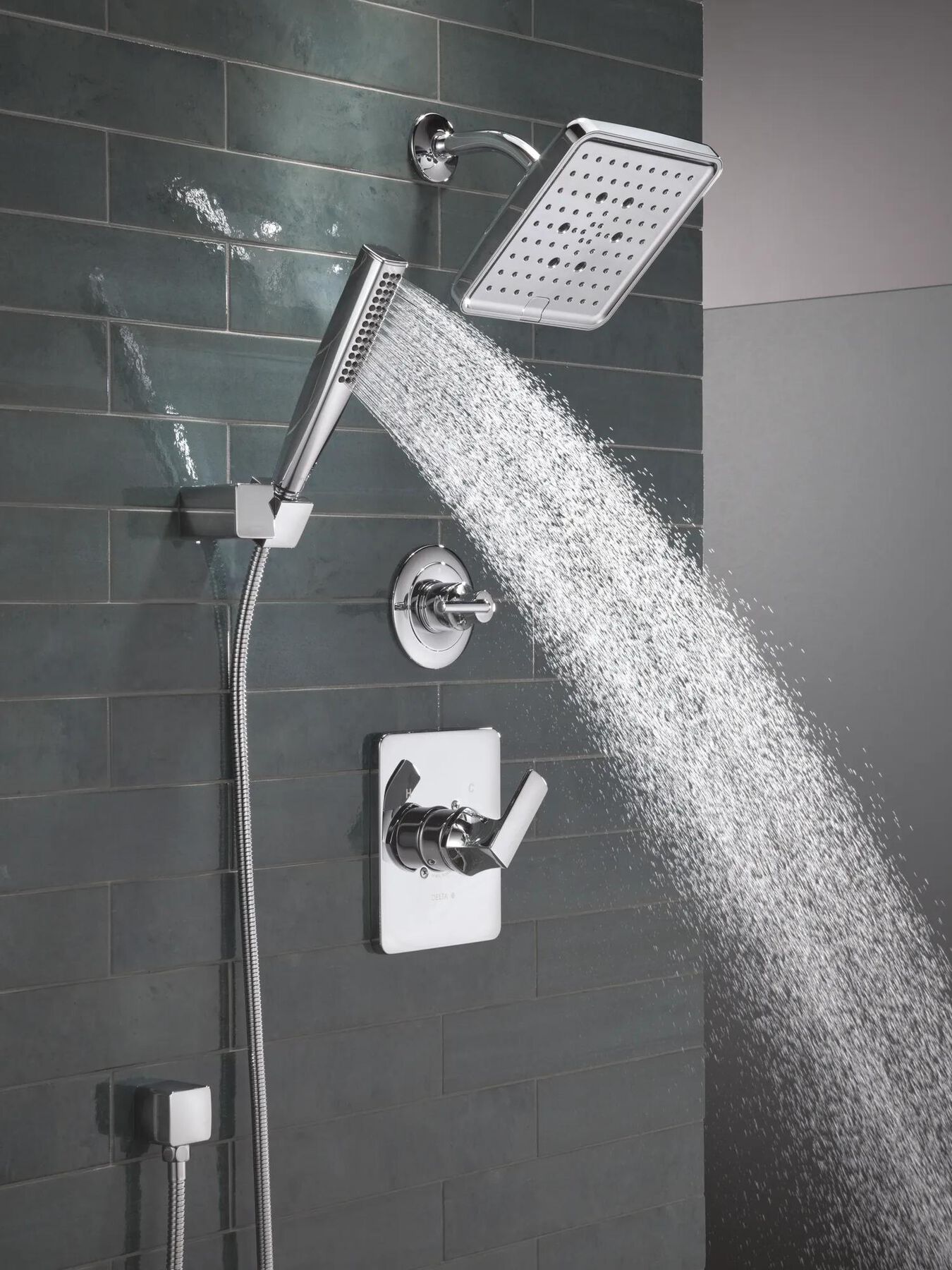 Monitor 14 Series Custom Shower Bundle