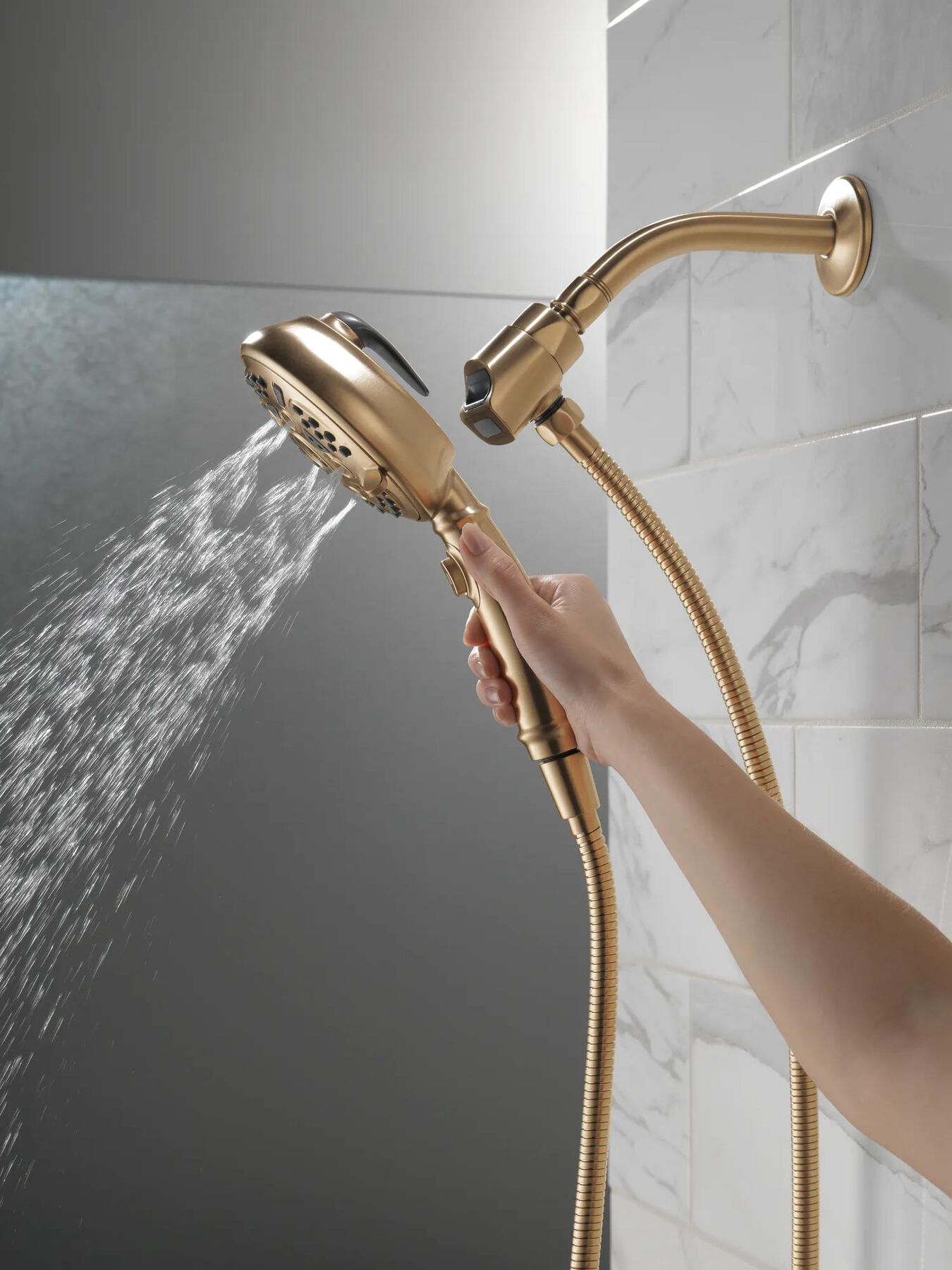 SureDock&trade; 7-Setting Hand Shower