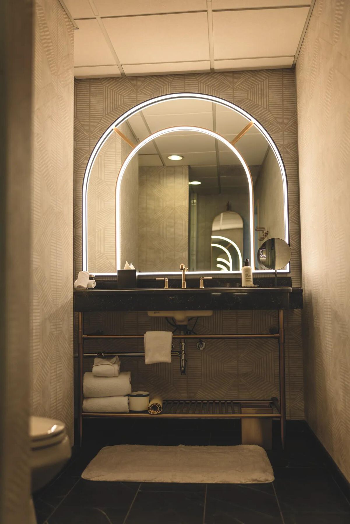 Two Handle Widespread Bathroom Faucet