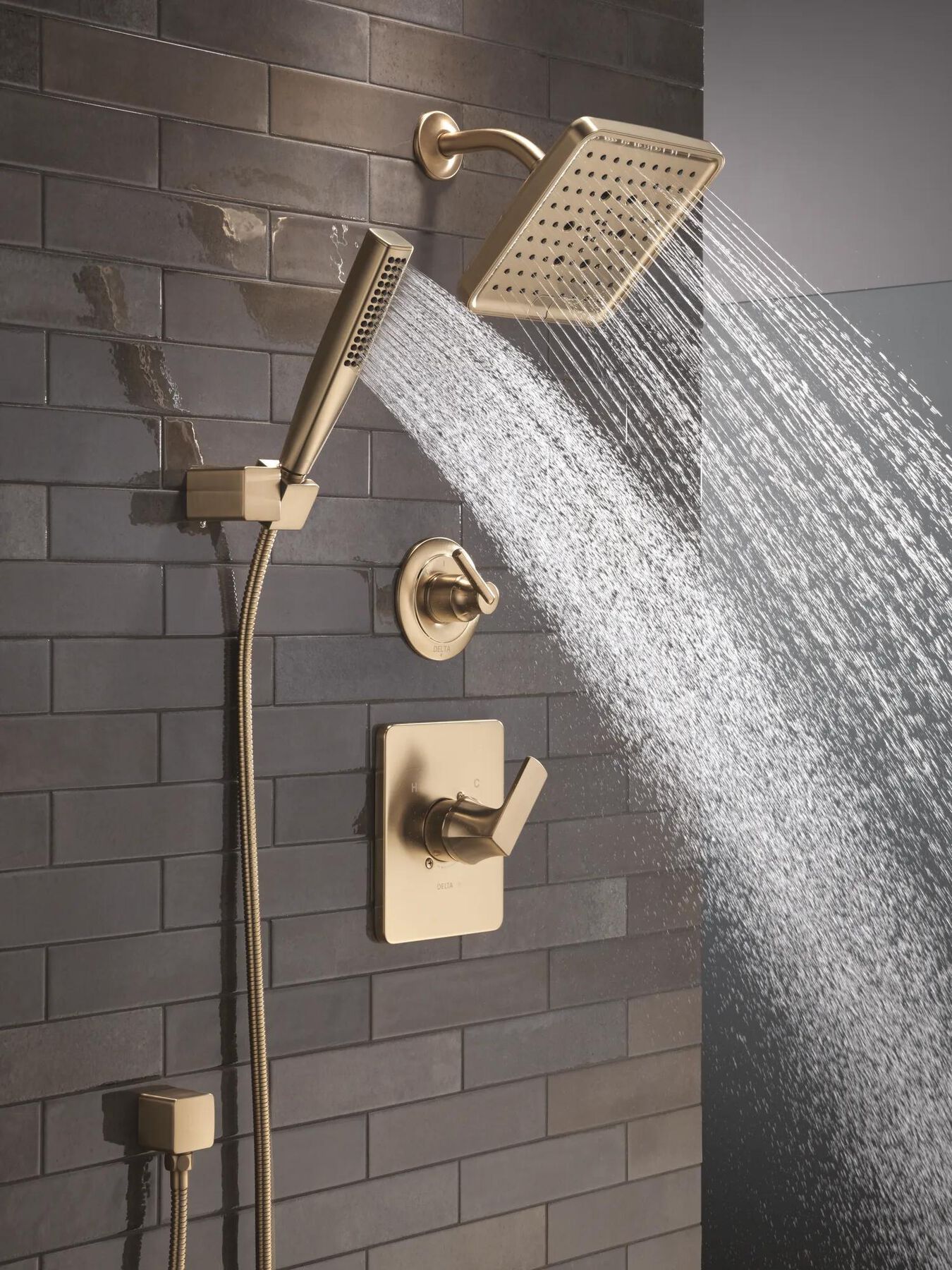 Monitor 14 Series Custom Shower Bundle