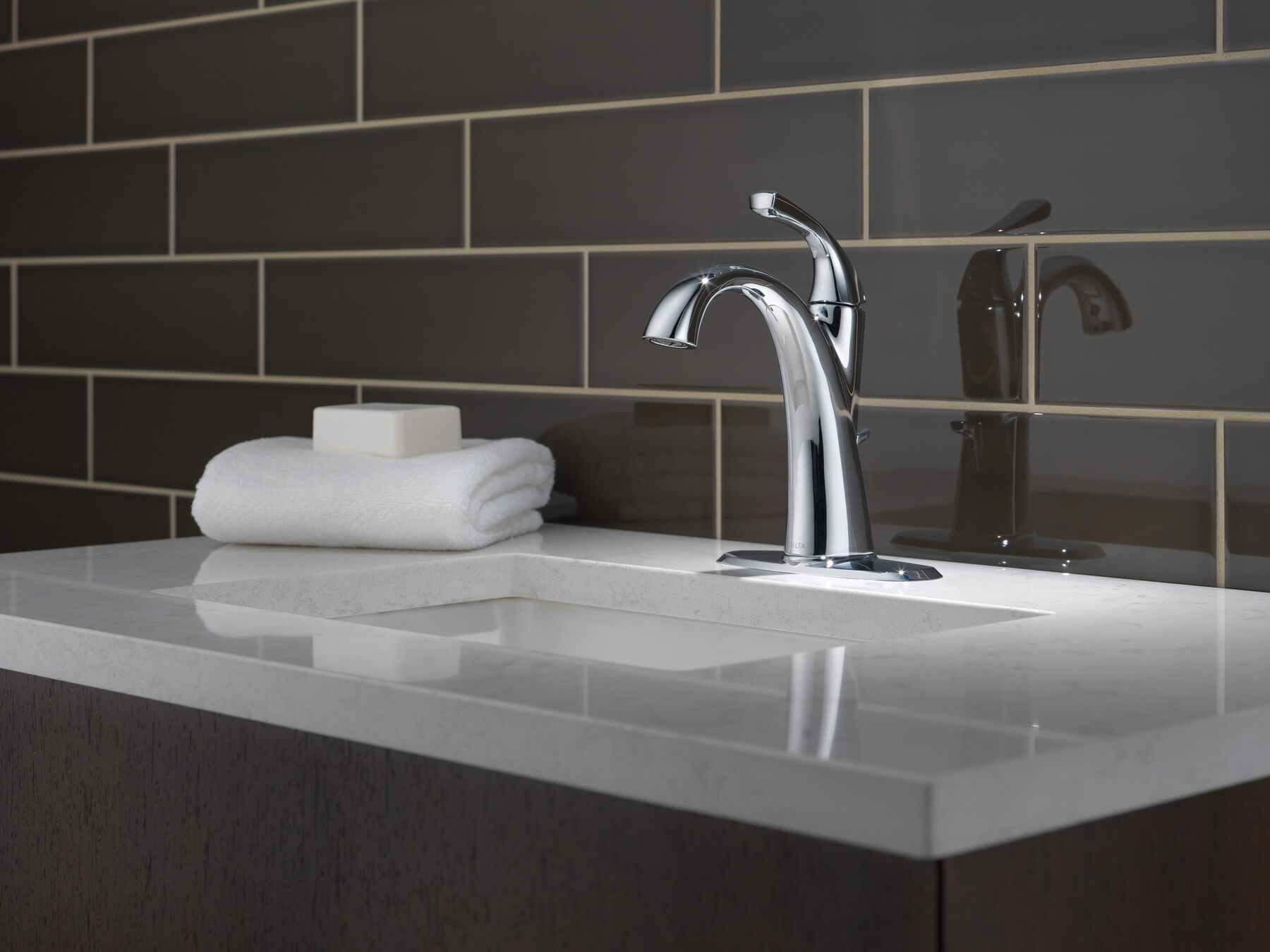 Single Handle Centerset Bathroom Faucet
