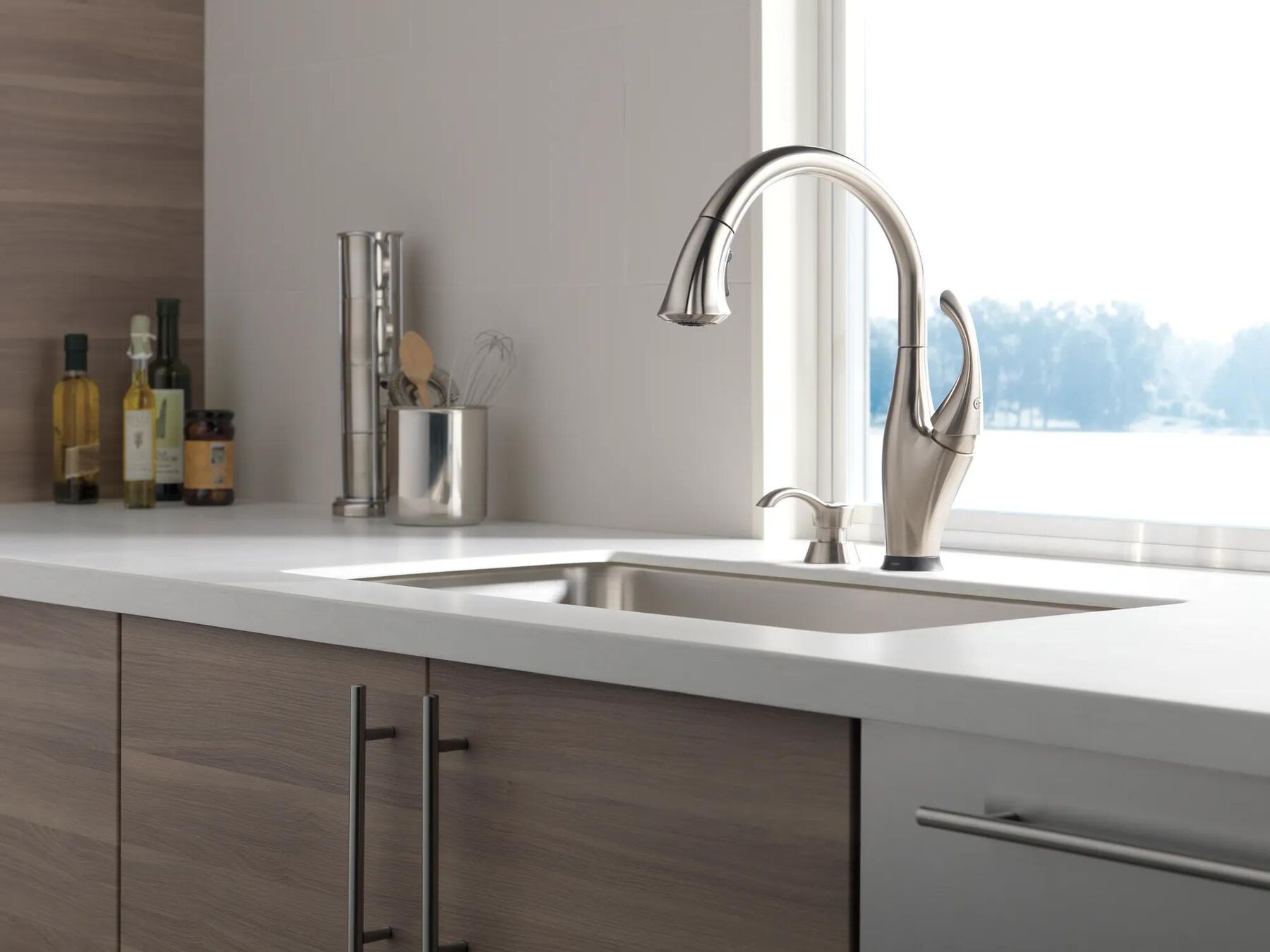 Single Handle Pull-Down Kitchen Faucet with Touch2O&reg; Technology and Soap Dispenser