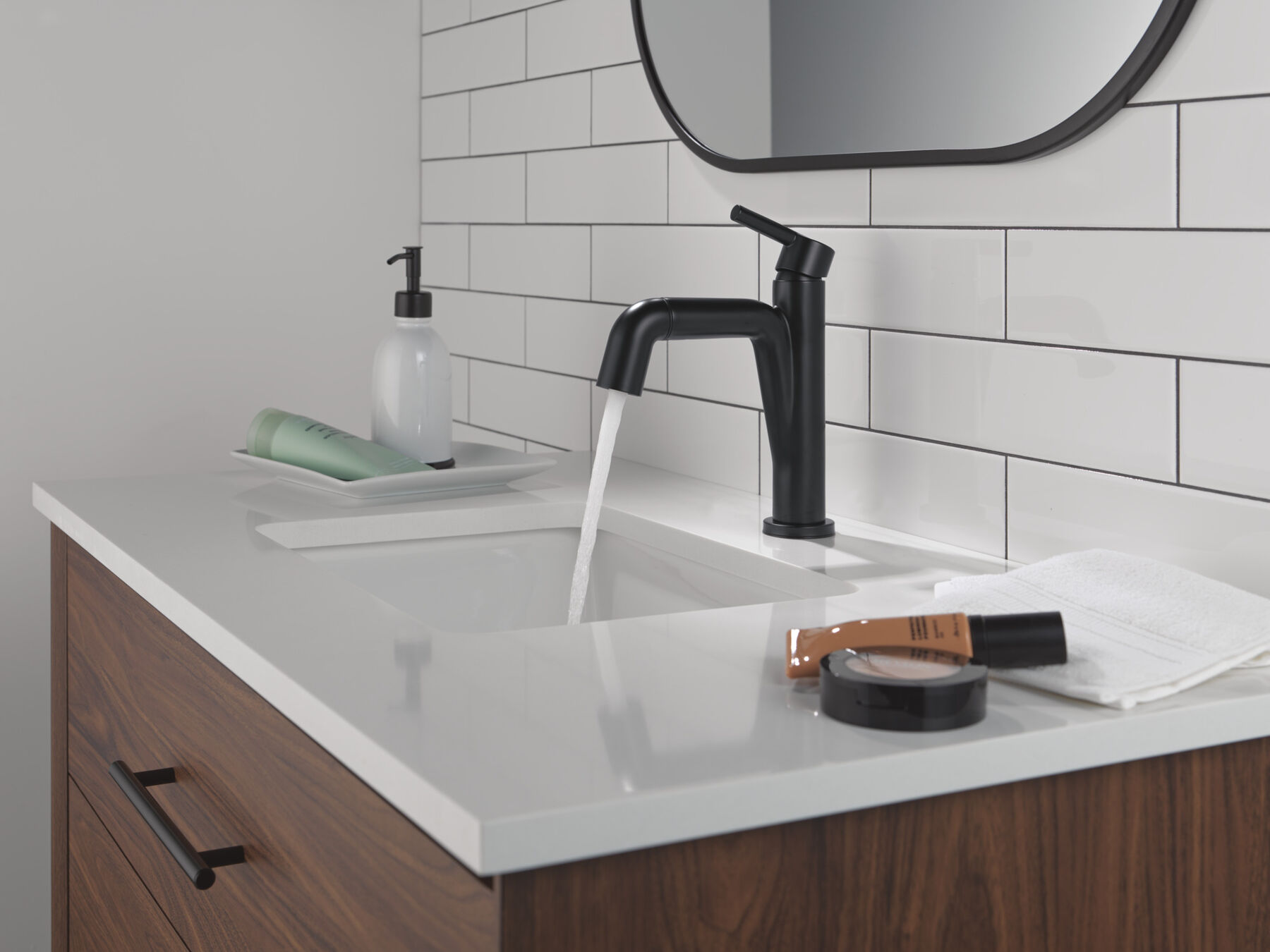Single Handle Pull-Down Bathroom Faucet