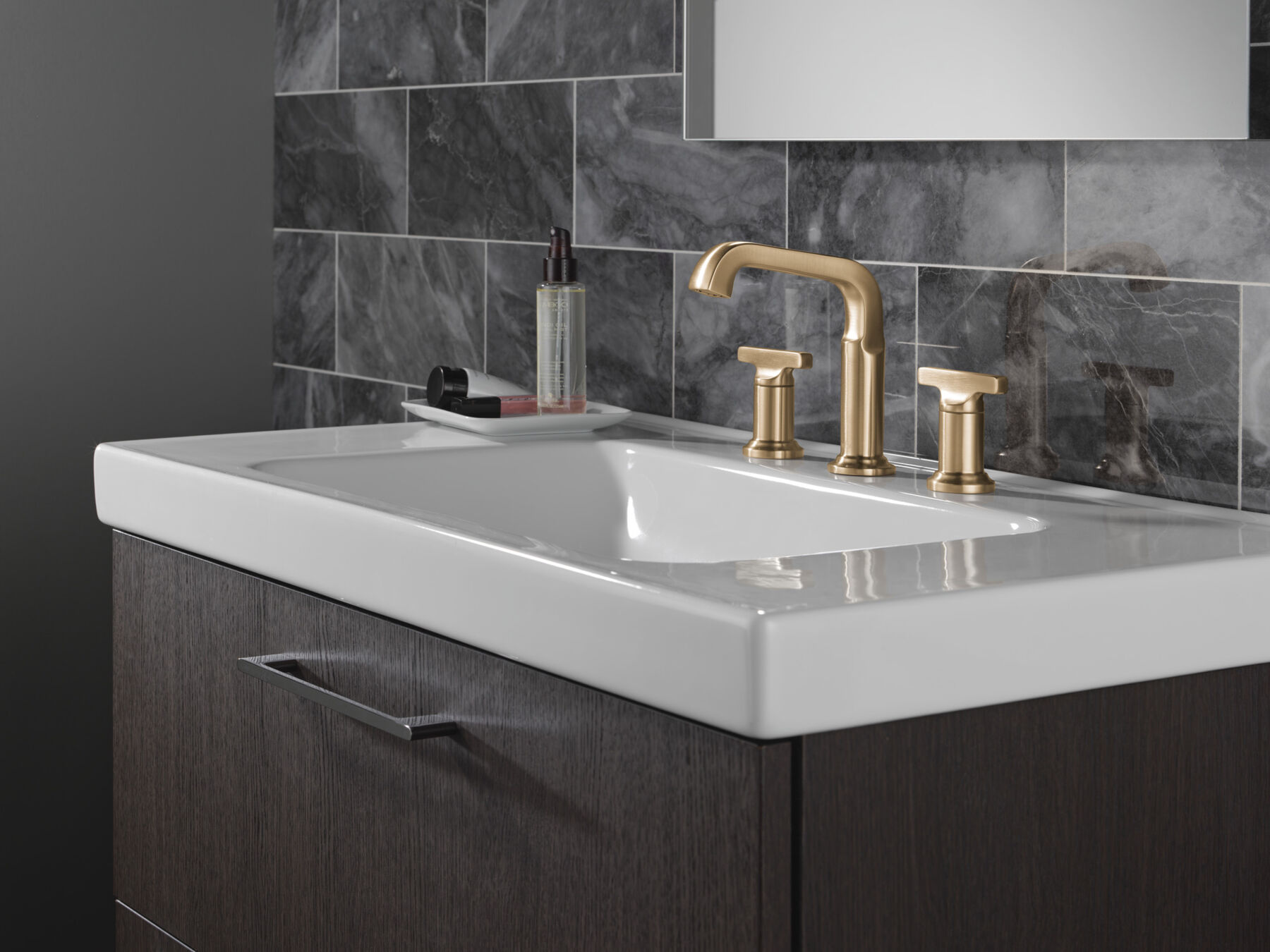 Two Handle Widespread Bathroom Faucet