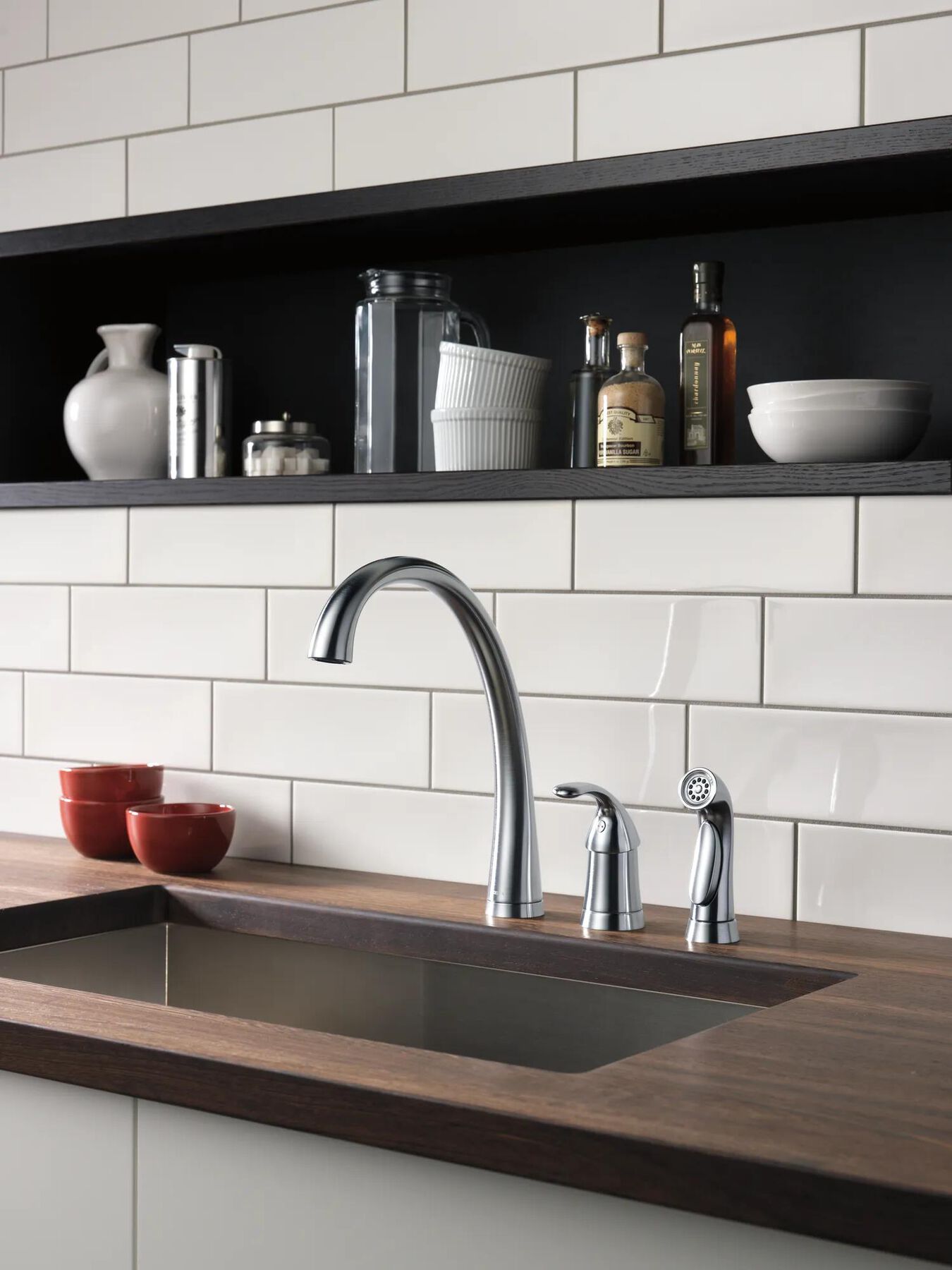 Single Handle Kitchen Faucet with Spray