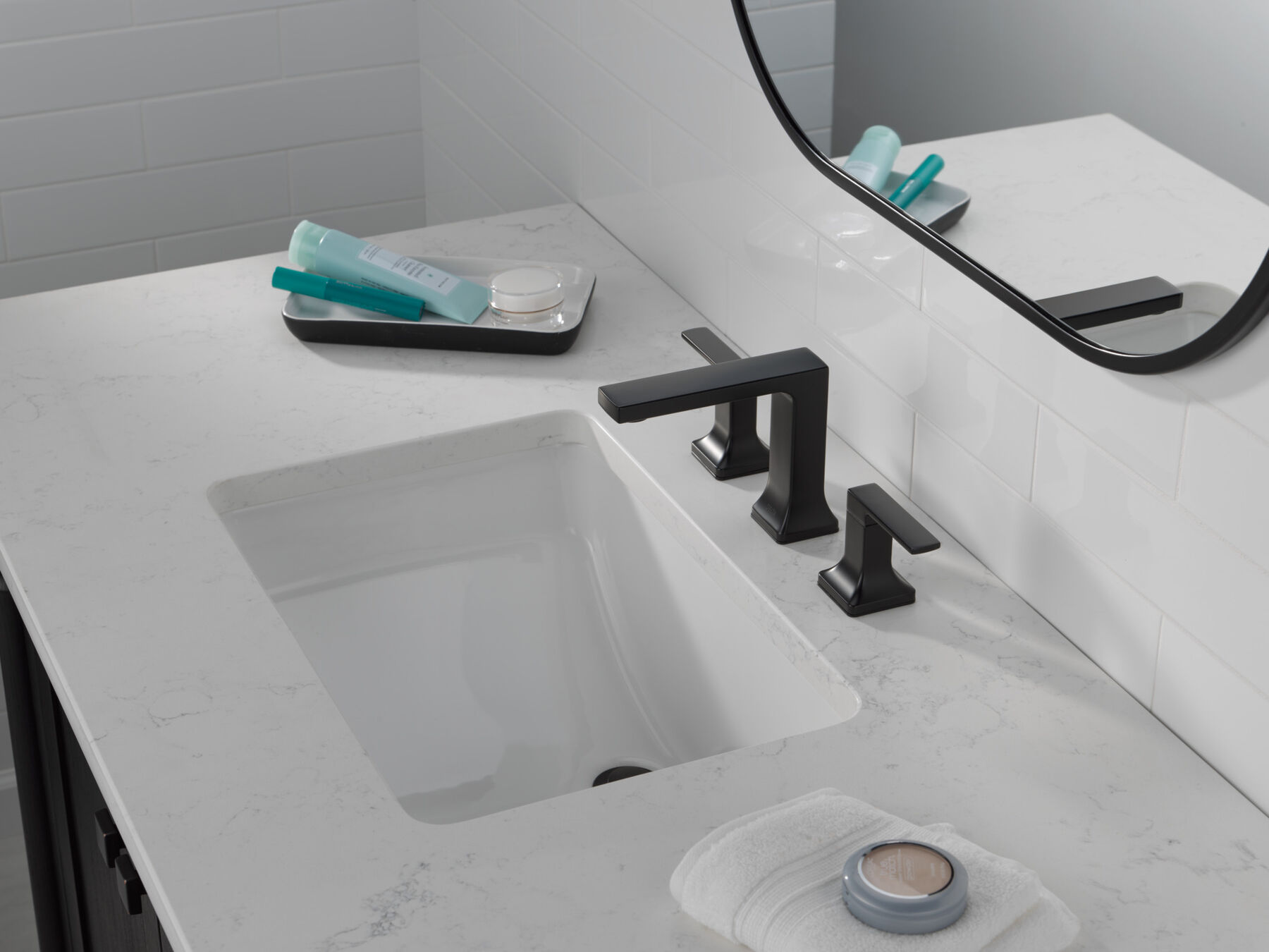 Two Handle Widespread Bathroom Faucet