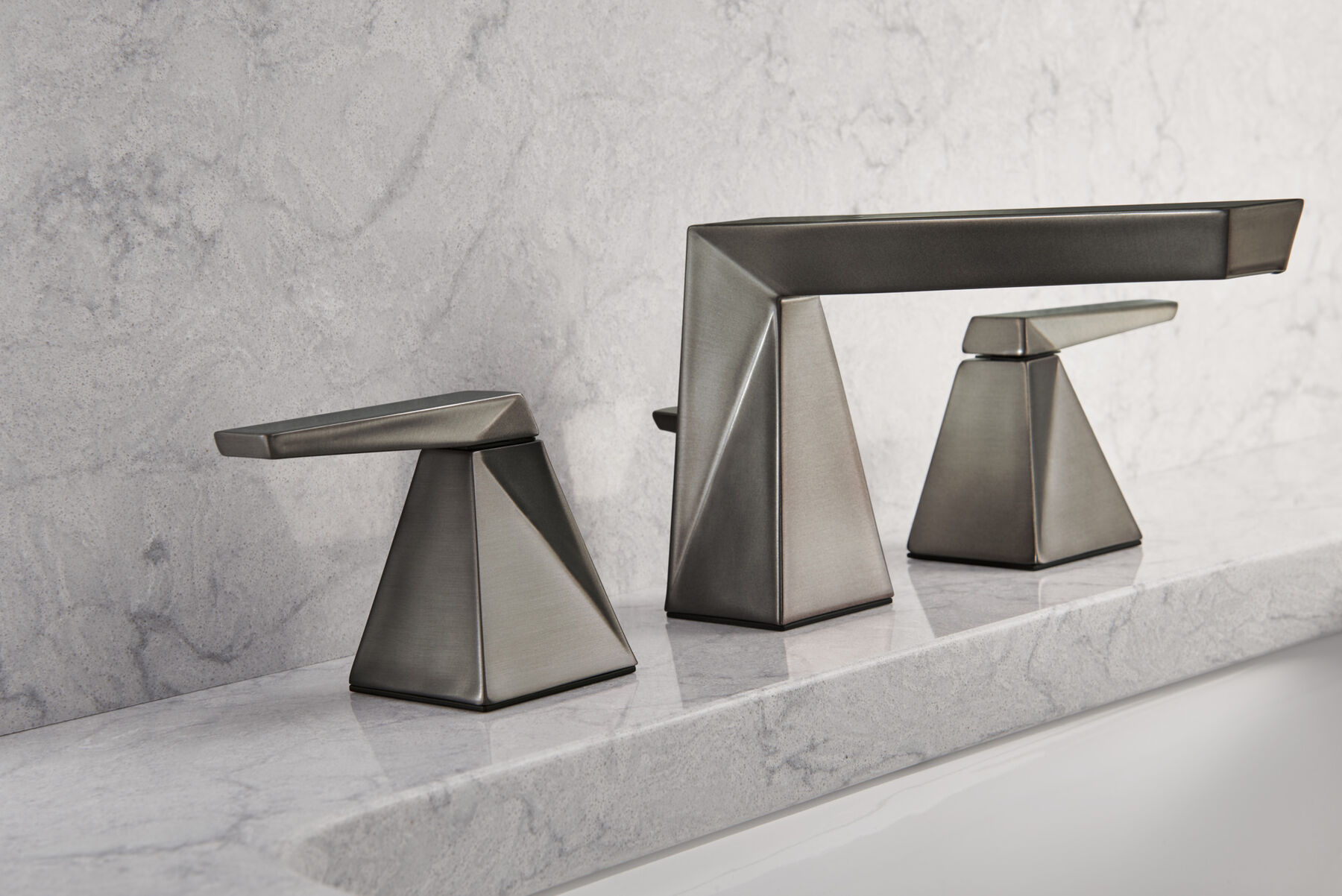 Two Handle Widespread Bathroom Faucet