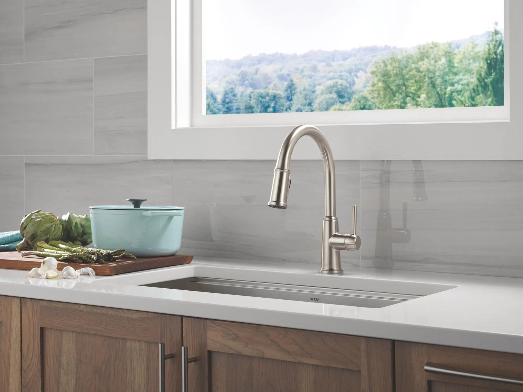 Single Handle Pull-Down Kitchen Faucet