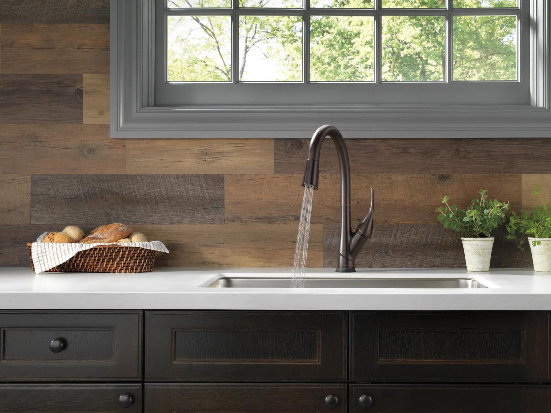 Single Handle Pull-Down Kitchen Faucet with Touch<sub>2</sub>O&reg; and ShieldSpray&reg; Technologies