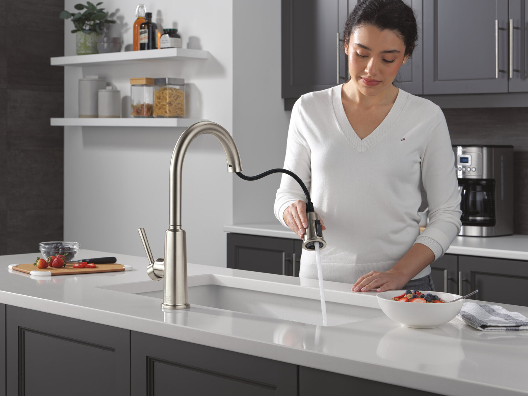Single Handle Pull-Down Kitchen Faucet