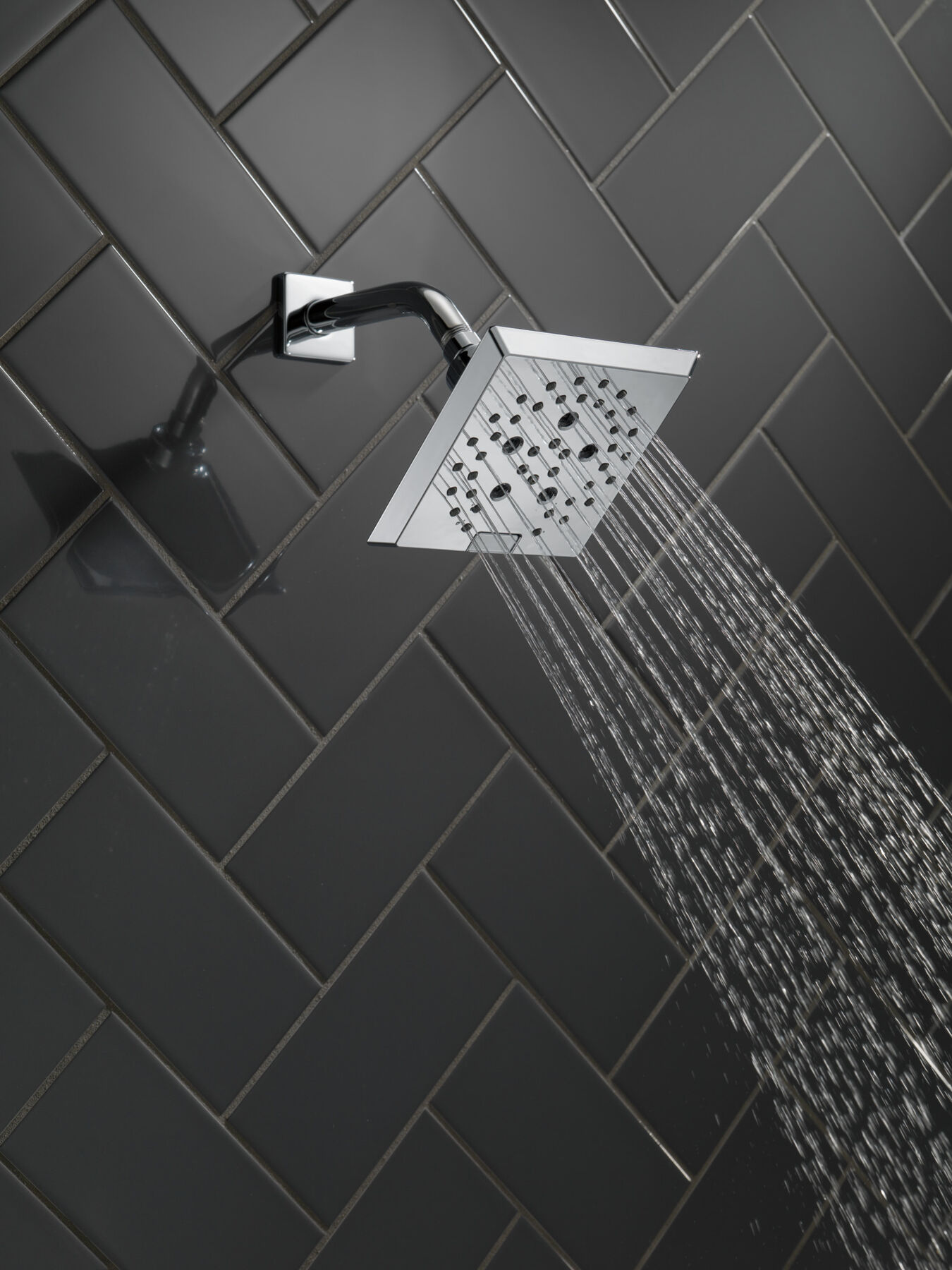 H<sub>2</sub>Okinetic&reg; 5-Setting Angular Modern Raincan Shower Head