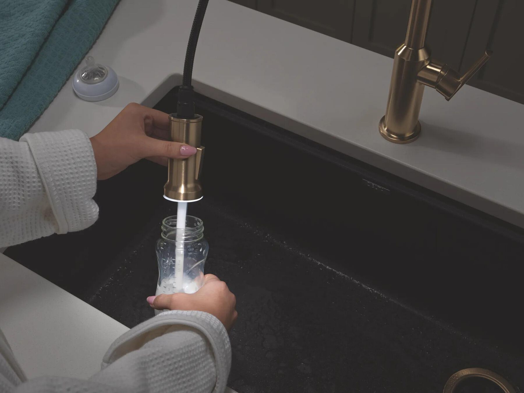 Single Handle Pull-Down Kitchen Faucet With Spring Spout