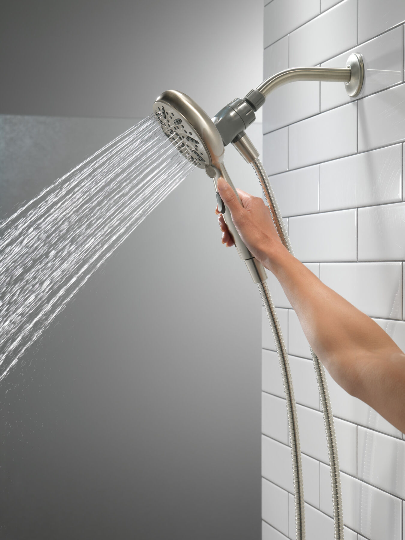6-Setting SureDock&reg; Magnetic Hand Shower