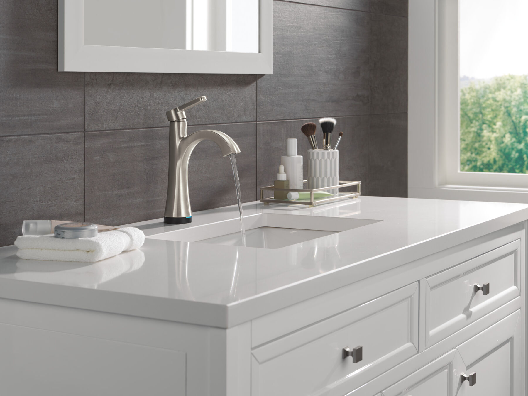 Touch2O Bathroom Faucet with Touchless Technology