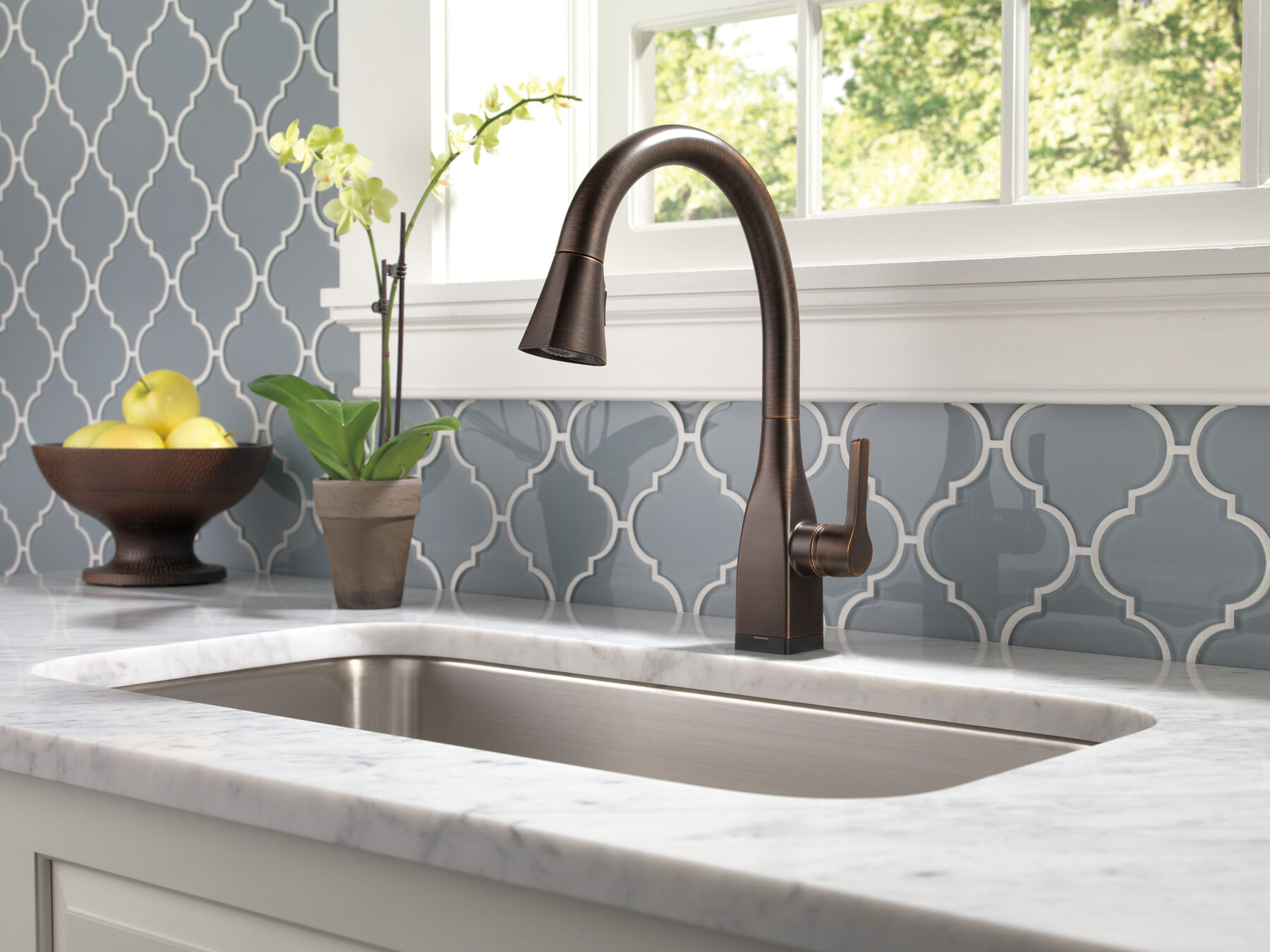 Single Handle Pull-Down Kitchen Faucet with Touch<sub>2</sub>O&reg; and ShieldSpray&reg; Technologies