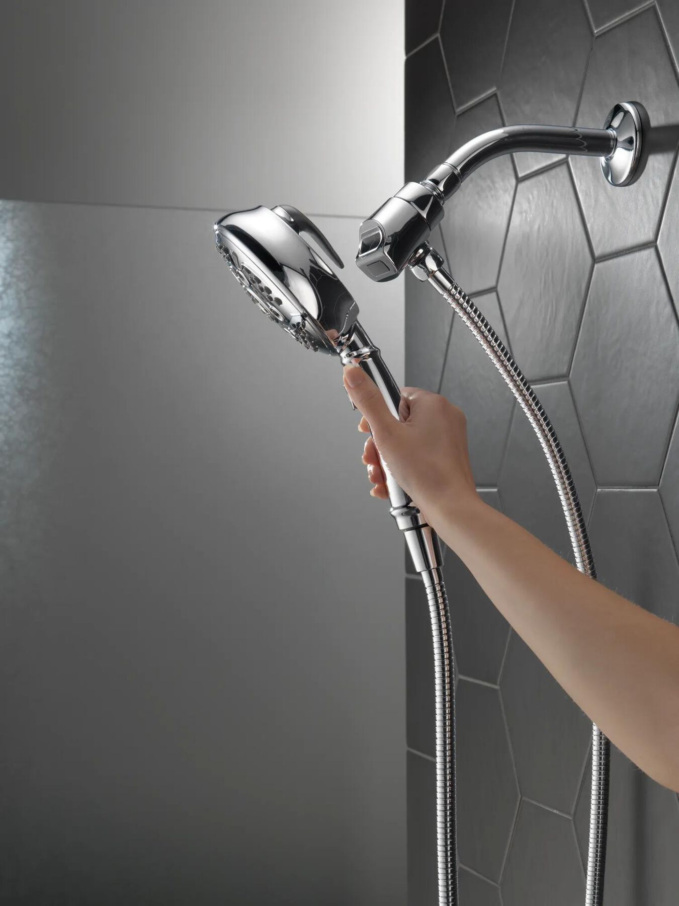 SureDock&trade; 7-Setting Hand Shower