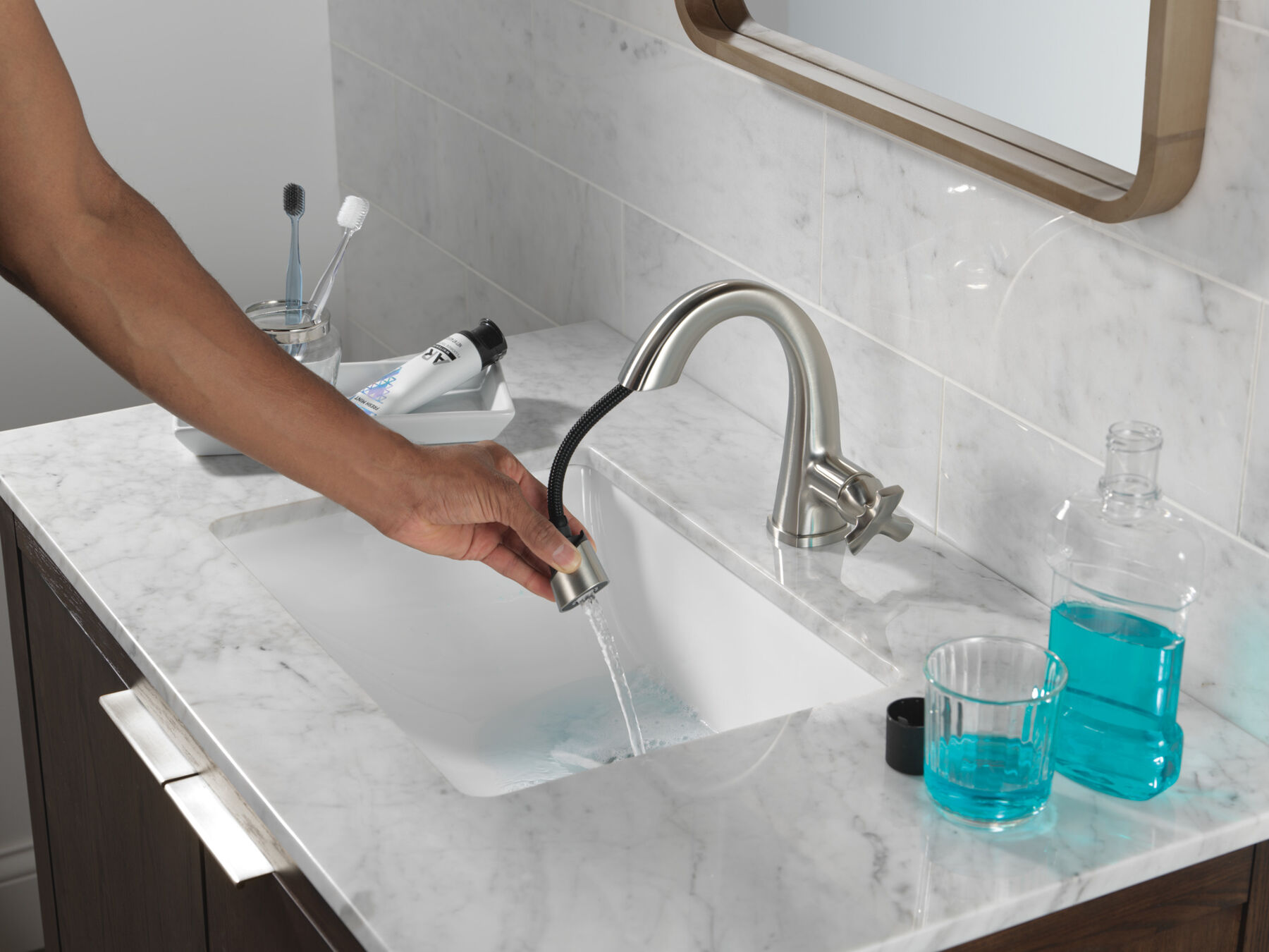 Single Handle Pull Down Bathroom Faucet
