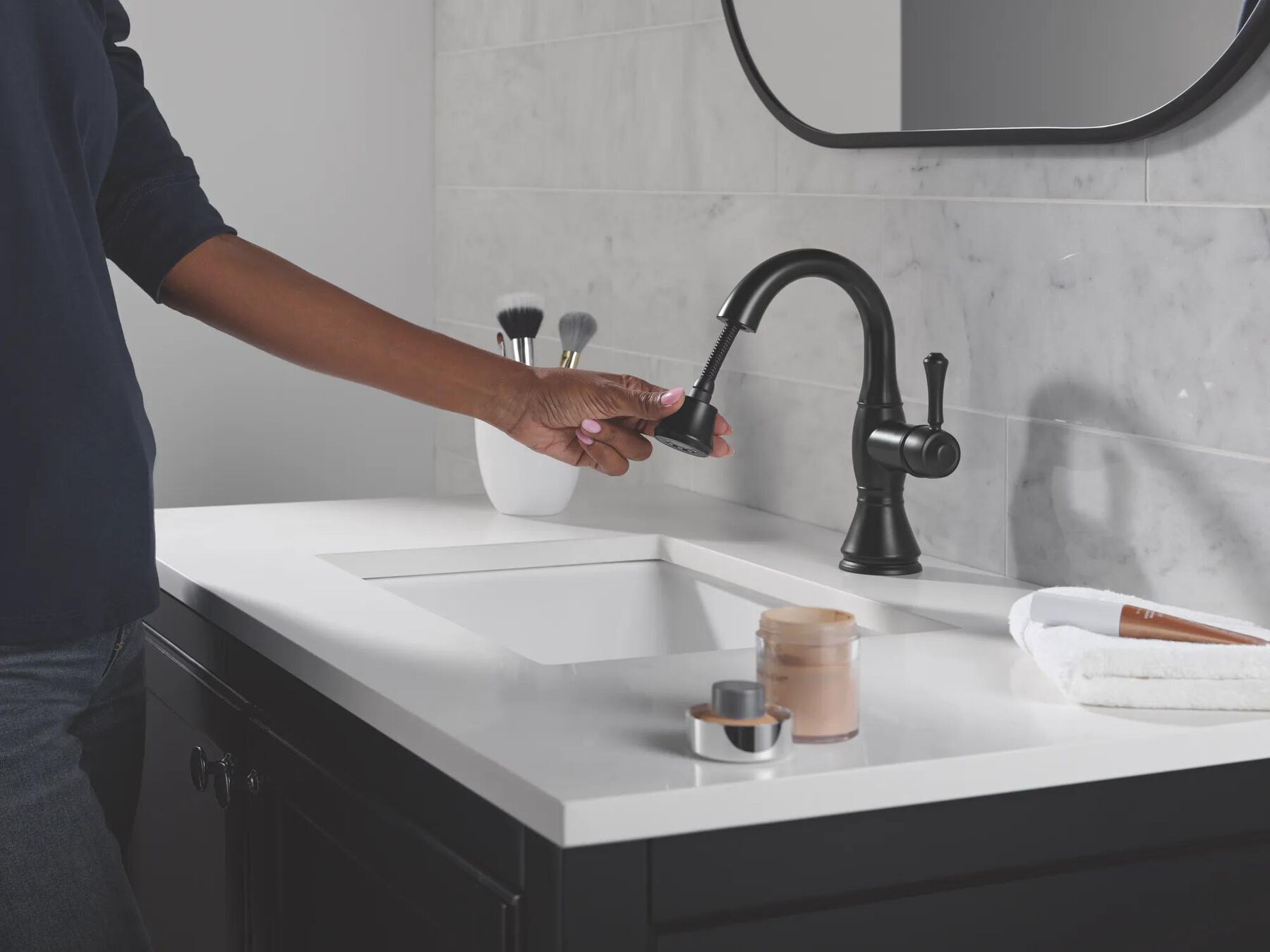 Single Handle Pull Down Bathroom Faucet