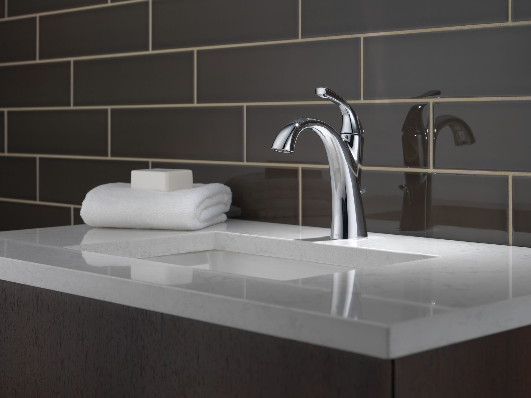 Single Handle Centerset Bathroom Faucet