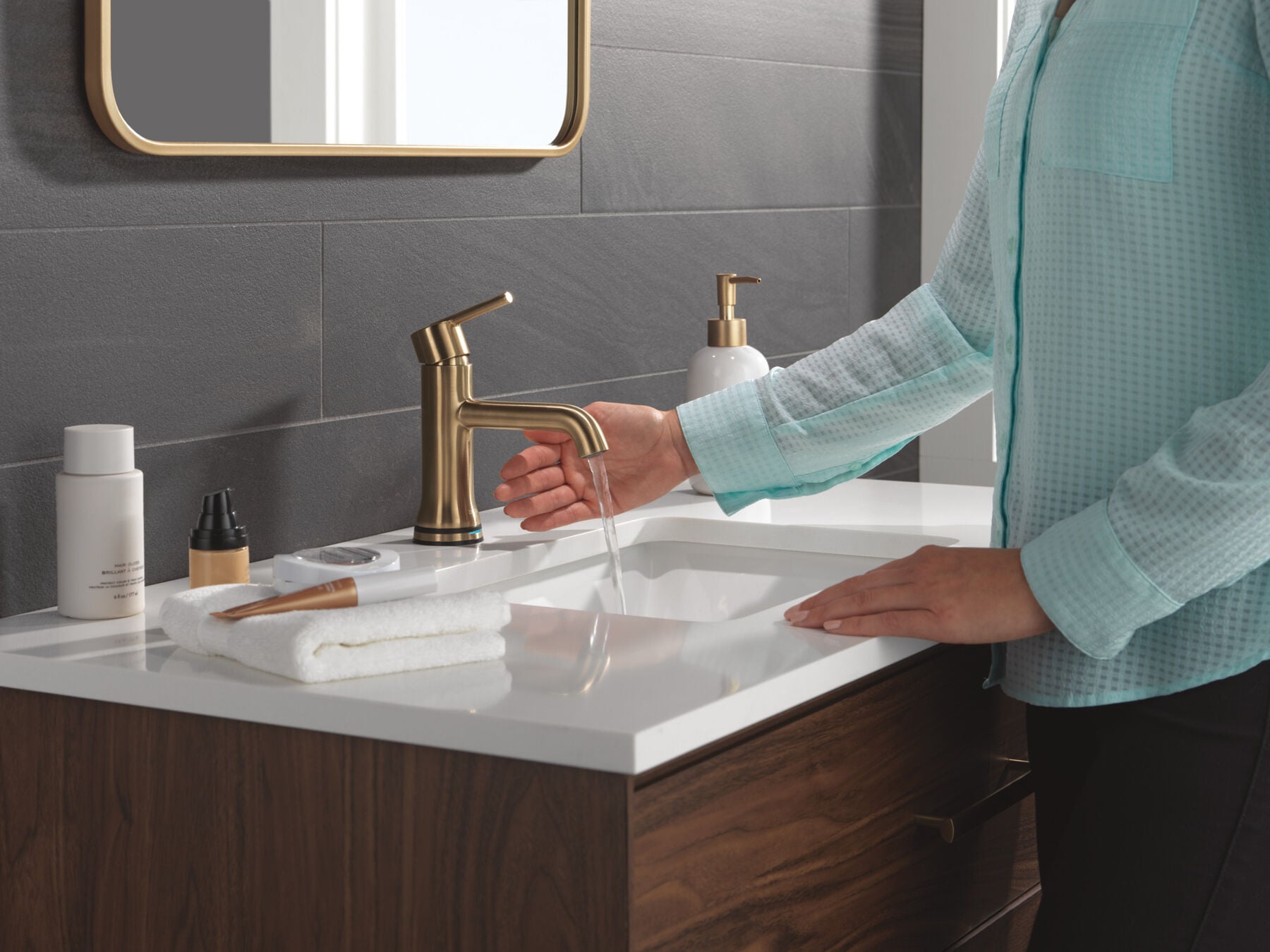 Touch2O Bathroom Faucet with Touchless Technology