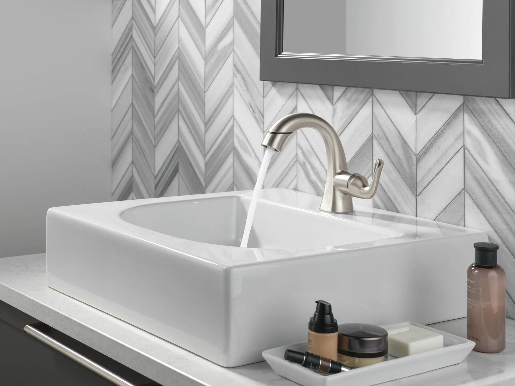 Single Handle Pull-Down Bathroom Faucet (Recertified)