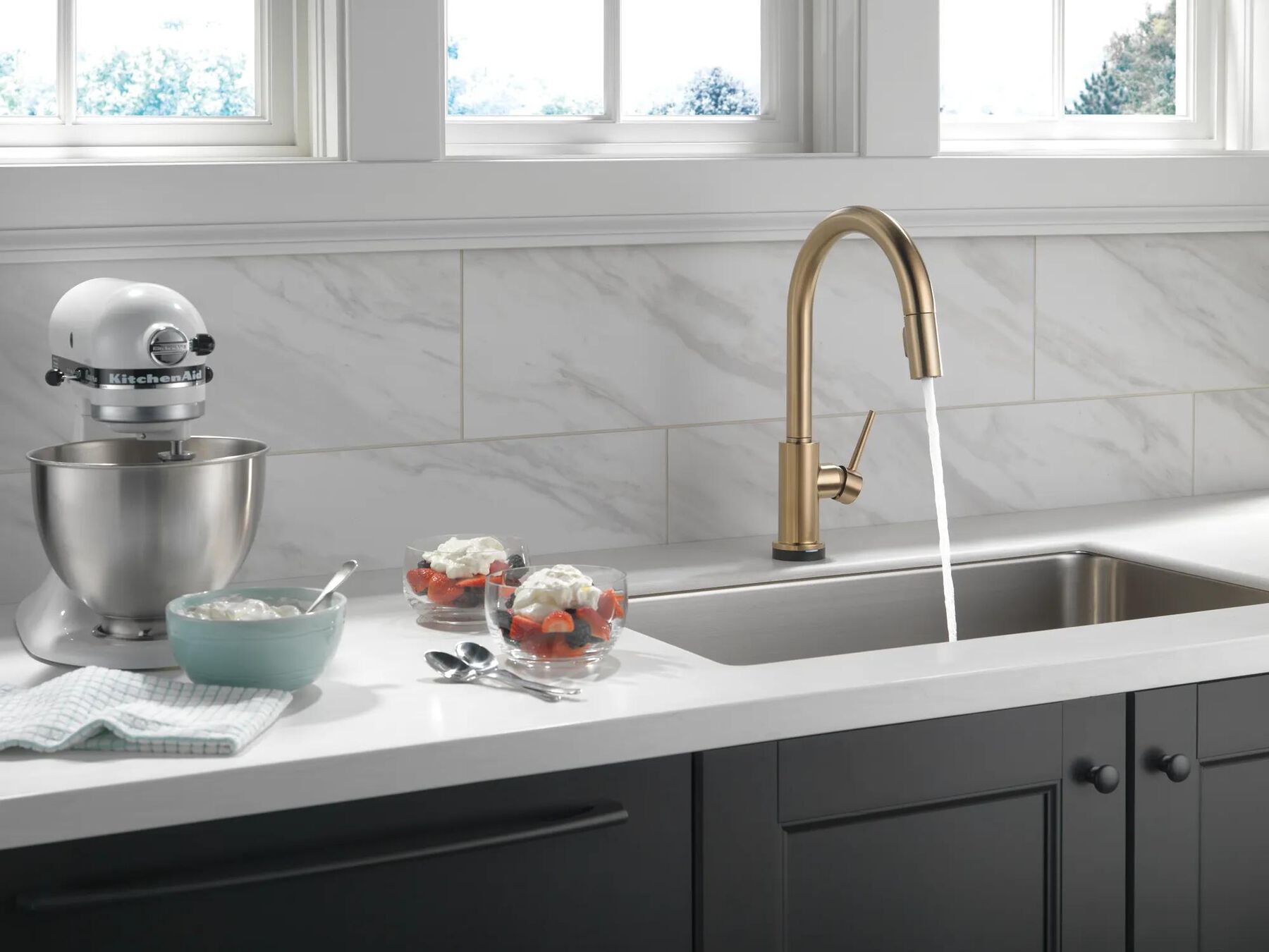 VoiceIQ&reg; Single-Handle Pull-Down Kitchen Faucet with Touch<sub>2</sub>O&reg; Technology (Recertified)