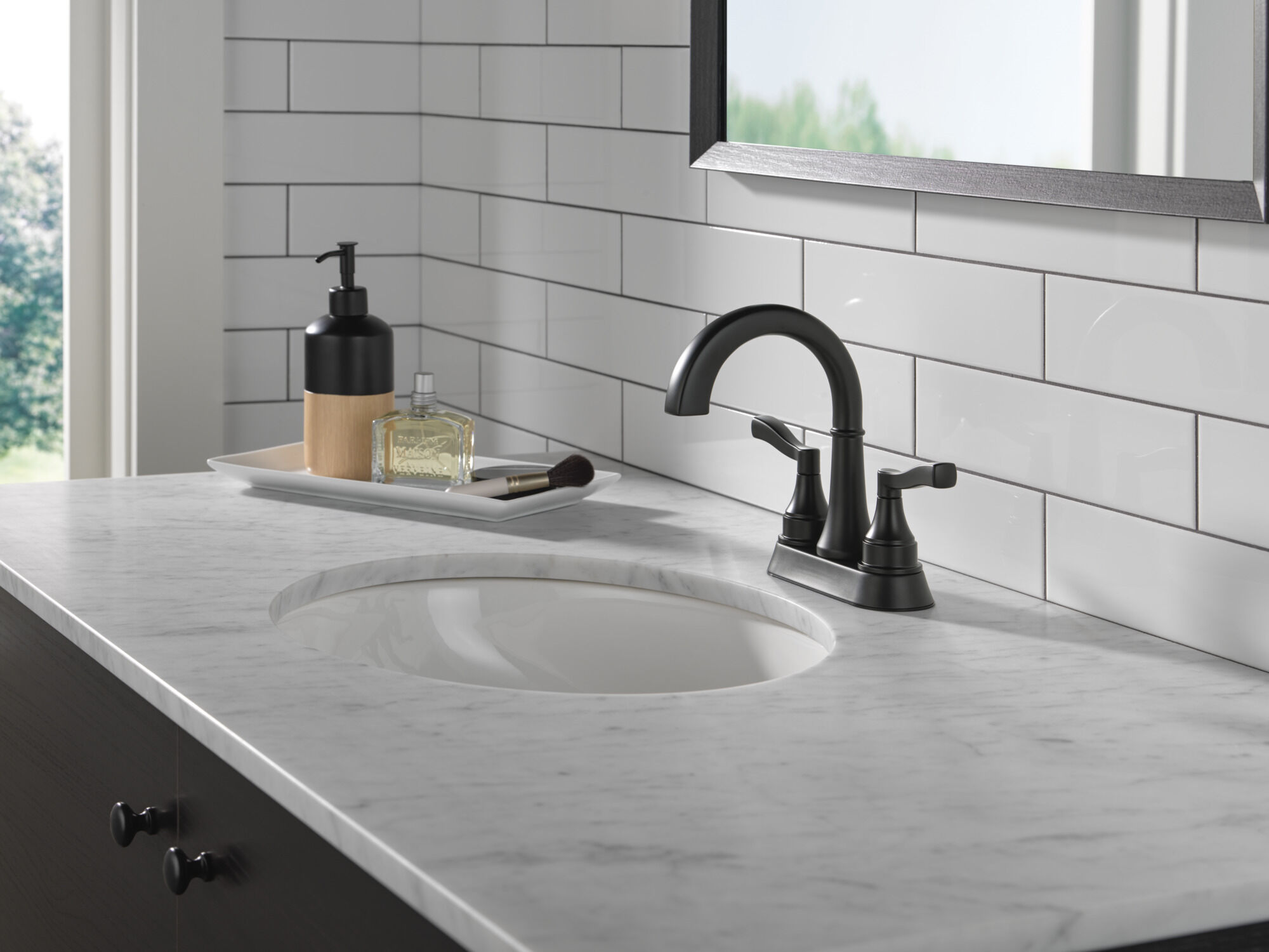 Two Handle Centerset Bathroom Faucet in Matte Black 25822LF-BL