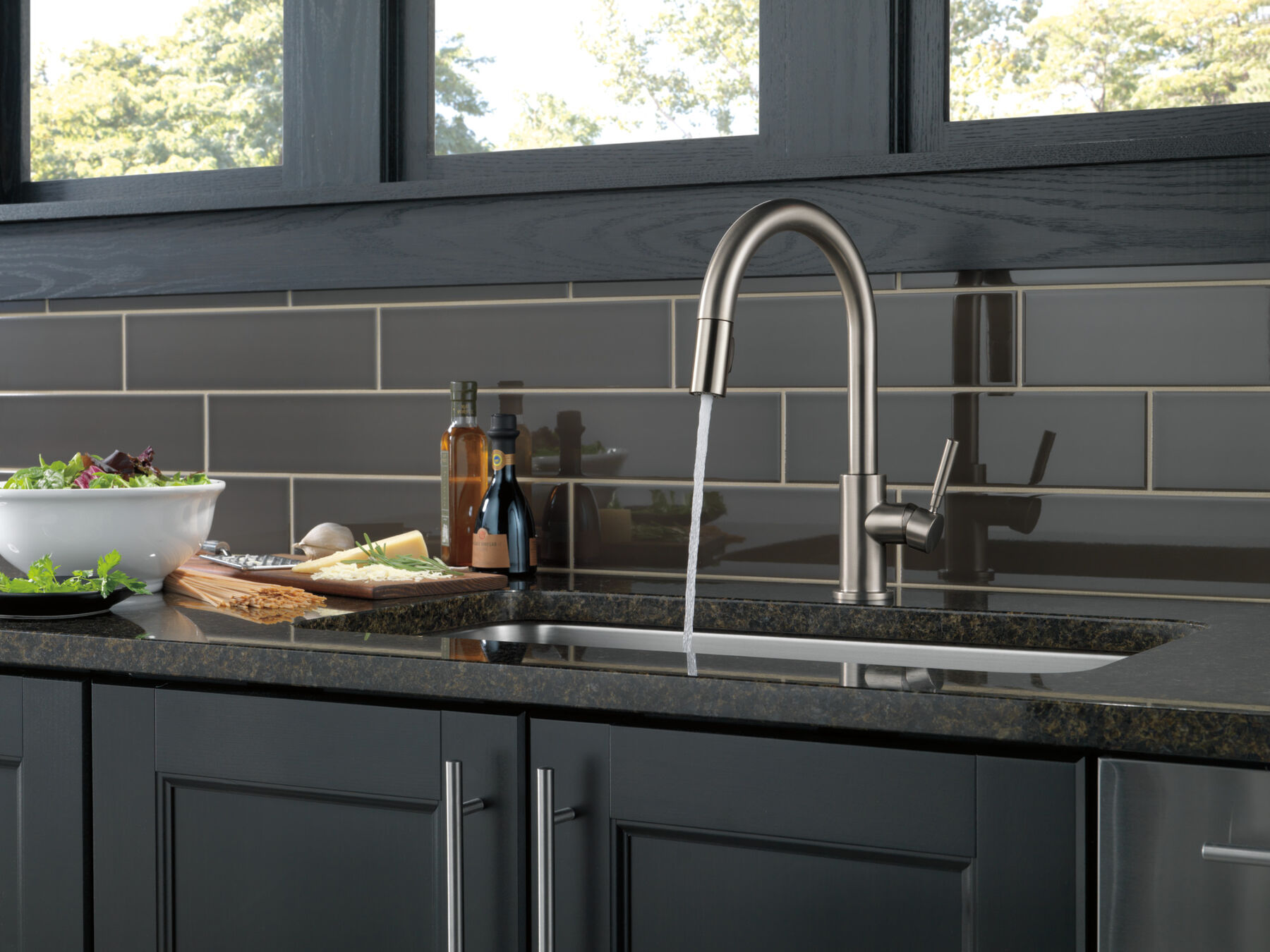 Single Handle Pull-Down Kitchen Faucet with Soap Dispenser (Recertified)