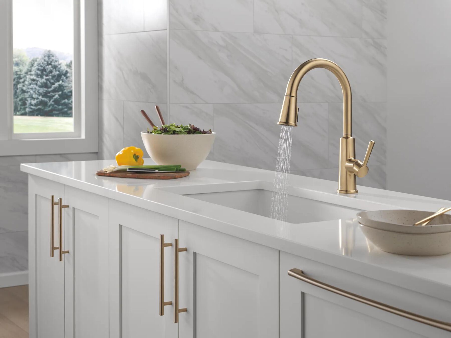 Single Handle Pull-Down Kitchen Faucet (Recertified)