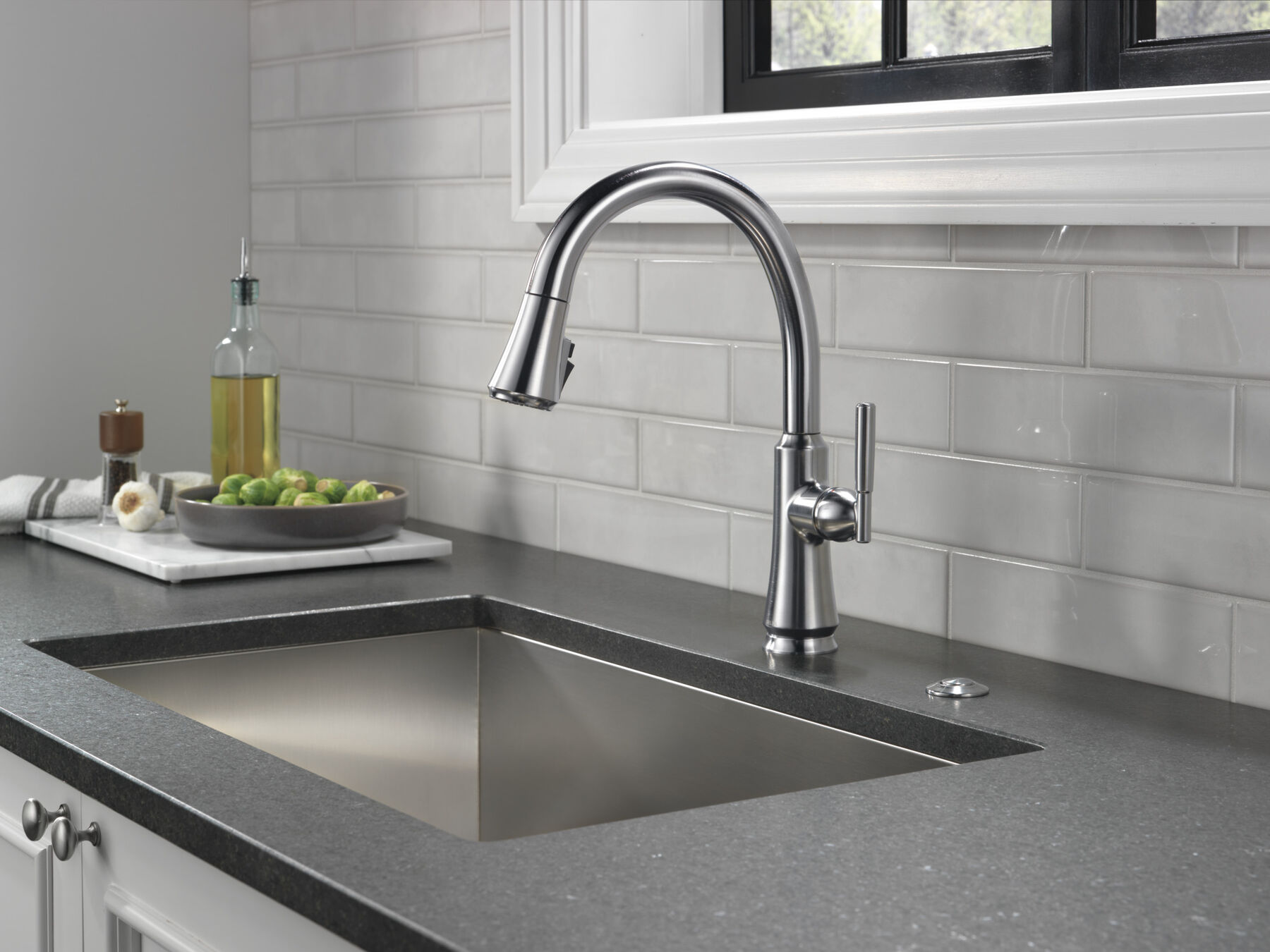 Single Handle Pull-Down Kitchen Faucet