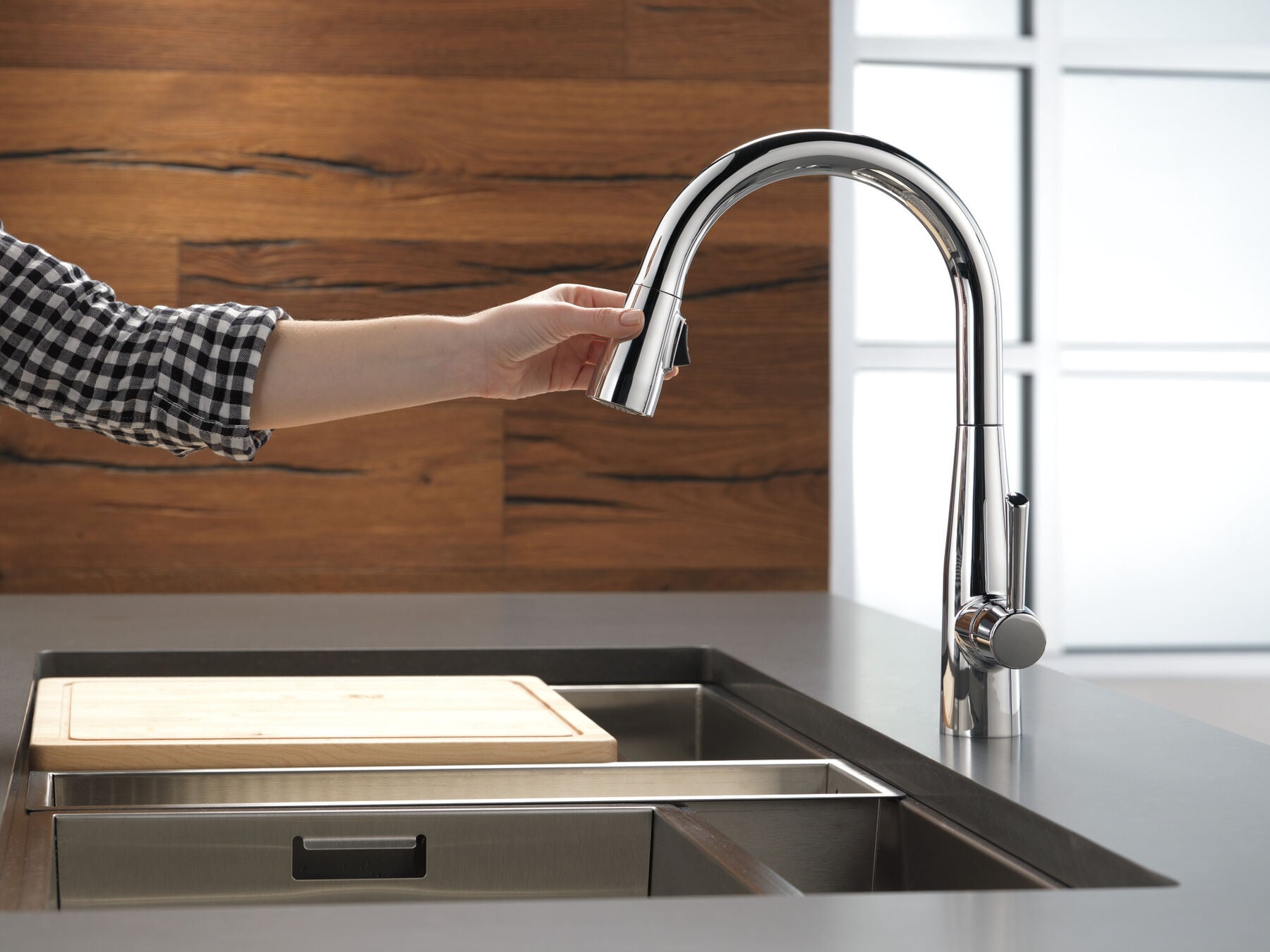 Single Handle Pull-Down Kitchen Faucet