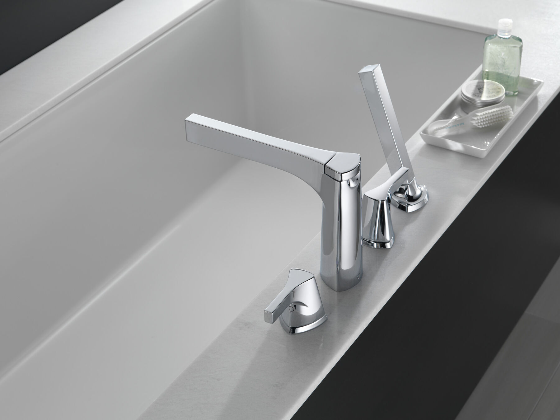 Roman Tub with Hand Shower Trim