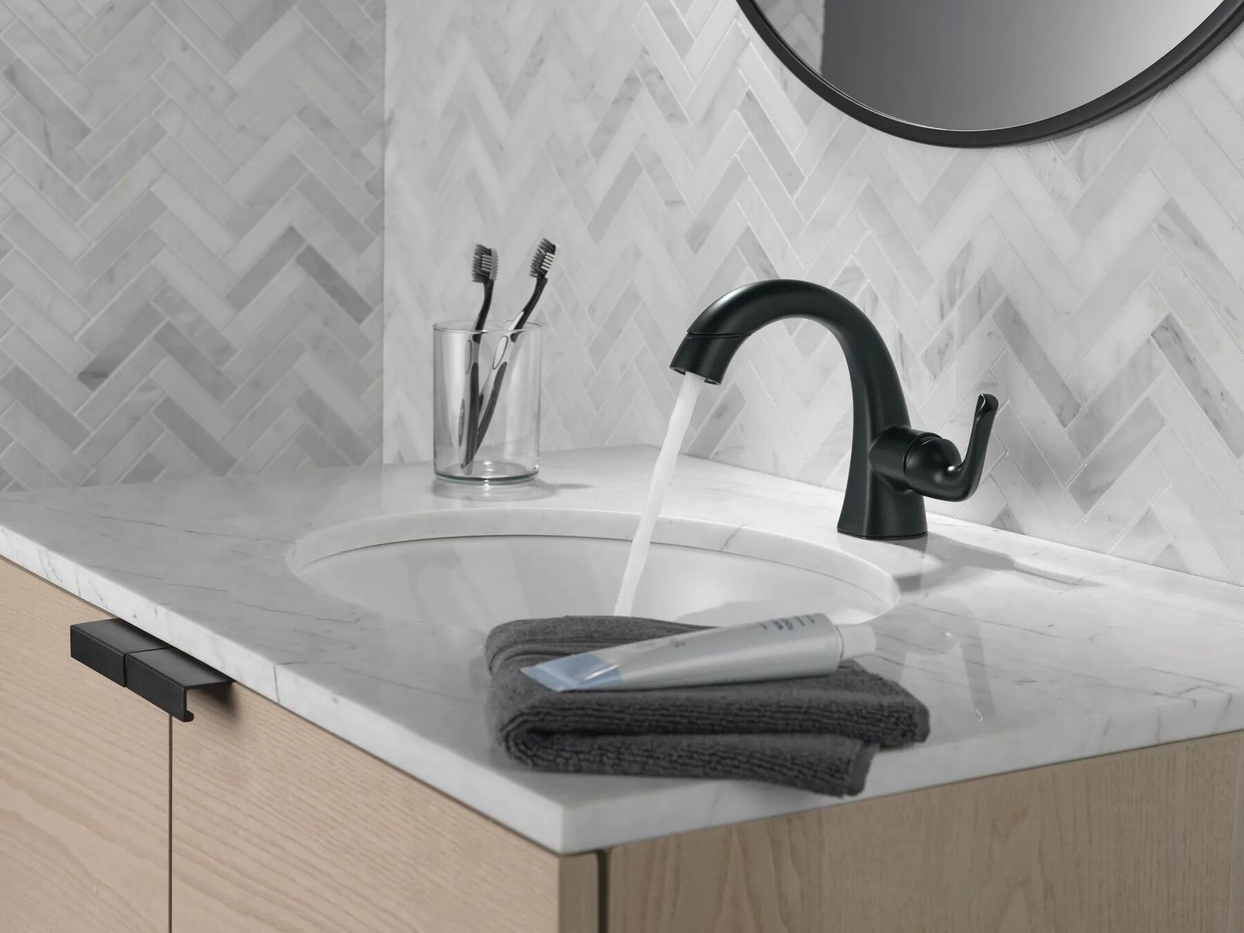 Single Handle Pull-Down Bathroom Faucet (Recertified)