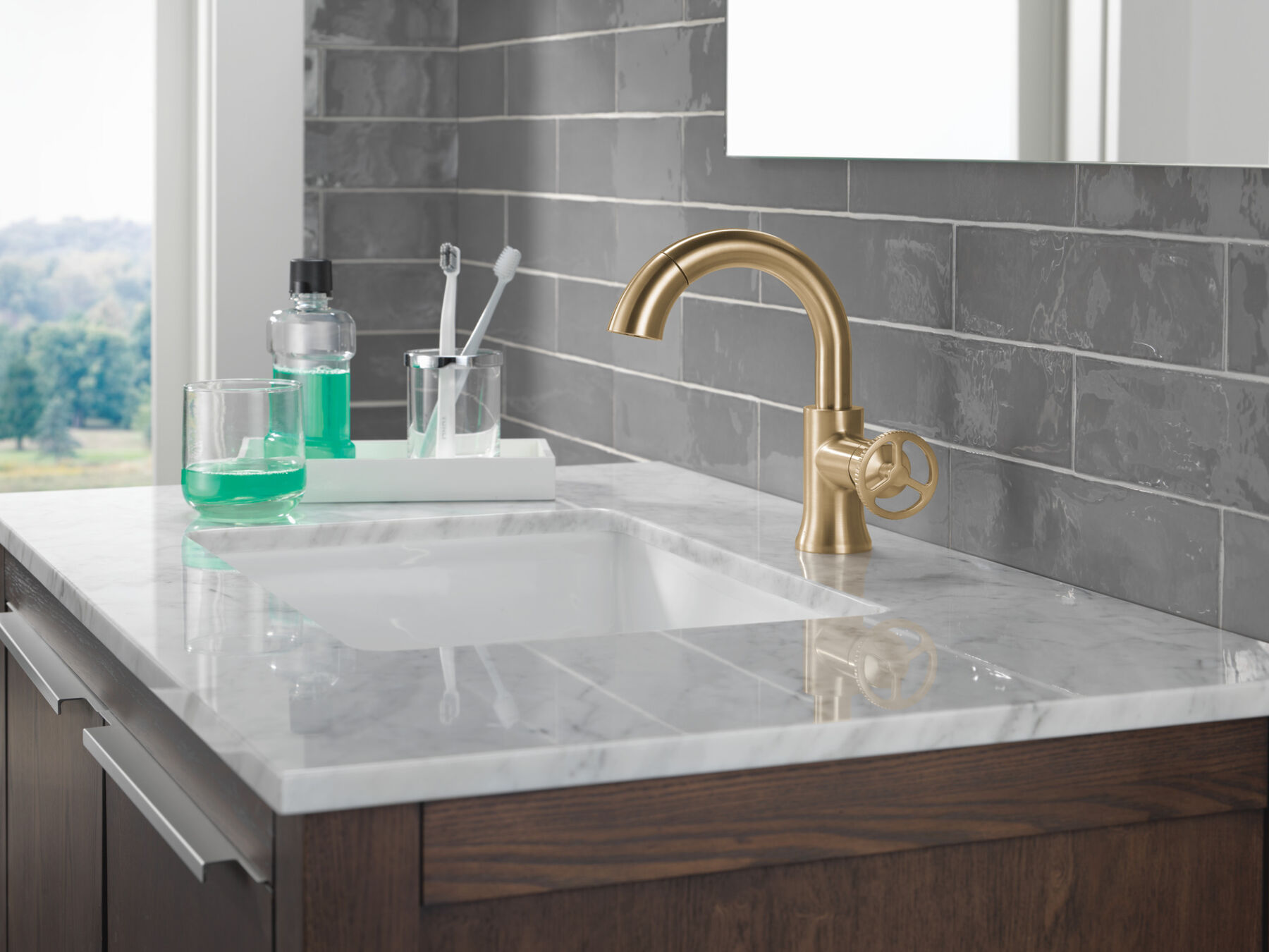 Single Handle Pull-Down Bathroom Faucet