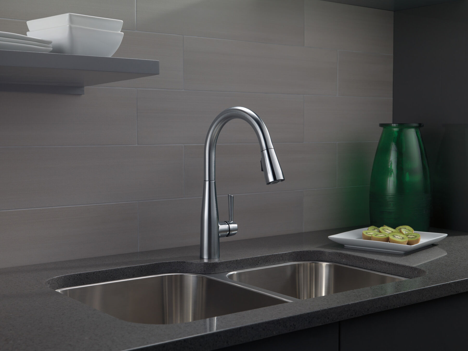 Single Handle Pull-Down Kitchen Faucet