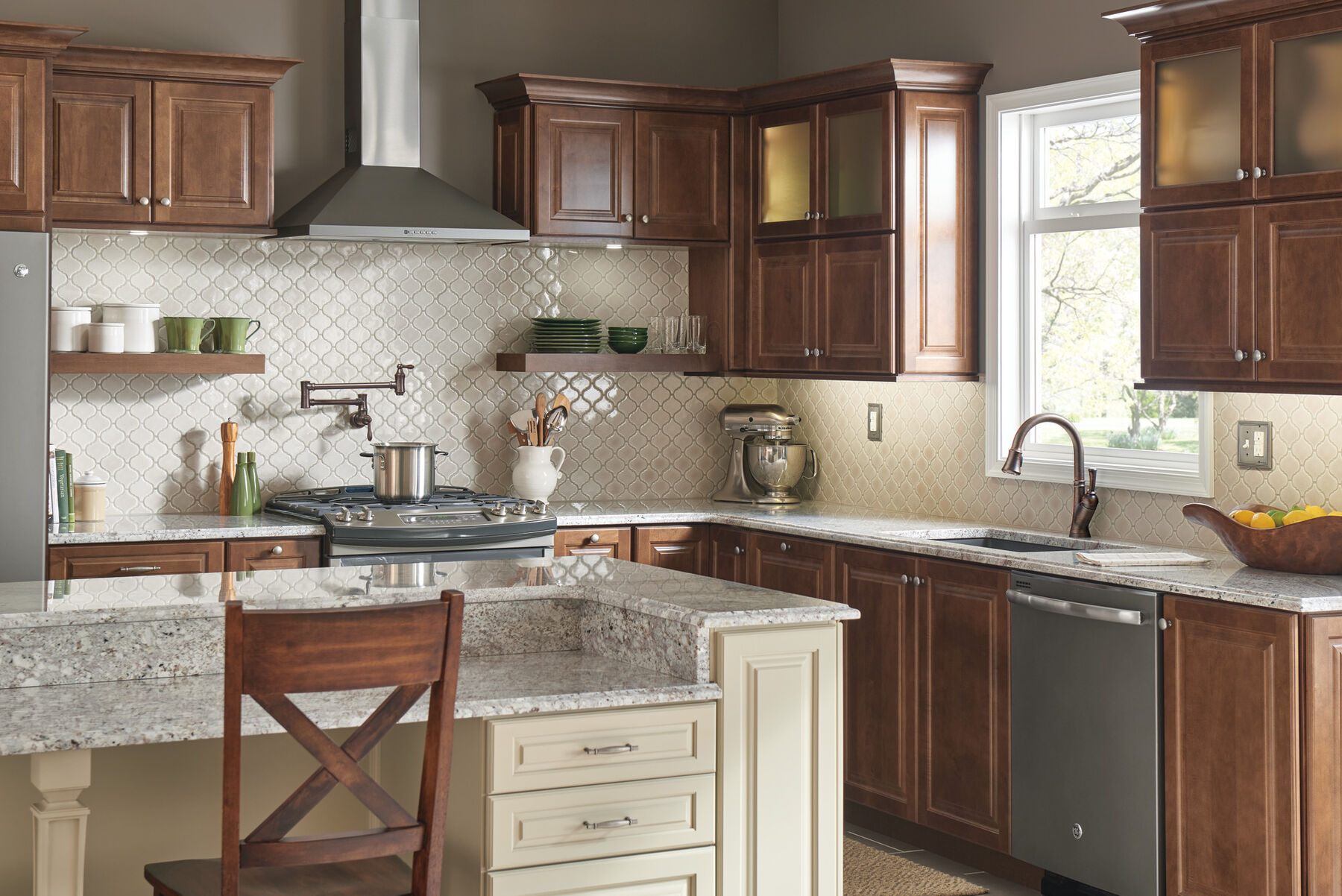 Single Handle Pull-Down Kitchen Faucet with Touch<sub>2</sub>O&reg; and ShieldSpray&reg; Technologies
